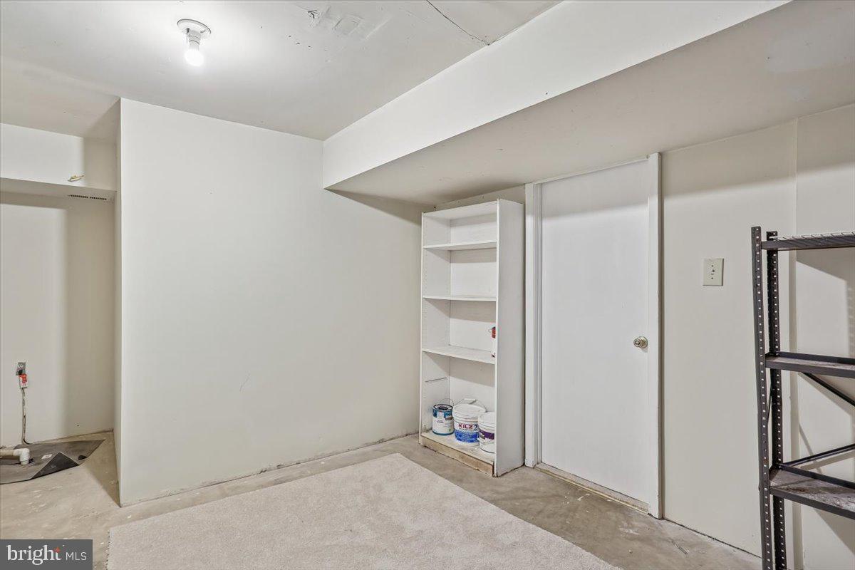 BROOKVILLE KNOLLS - Residential