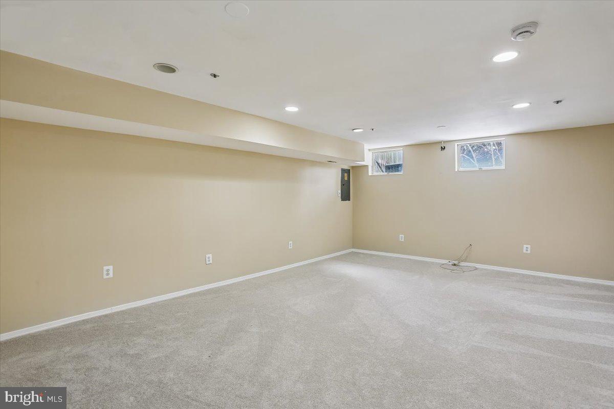 BROOKVILLE KNOLLS - Residential