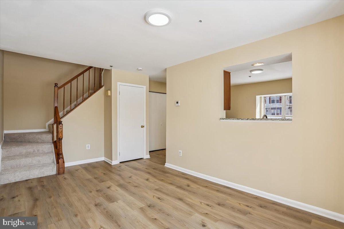 BROOKVILLE KNOLLS - Residential