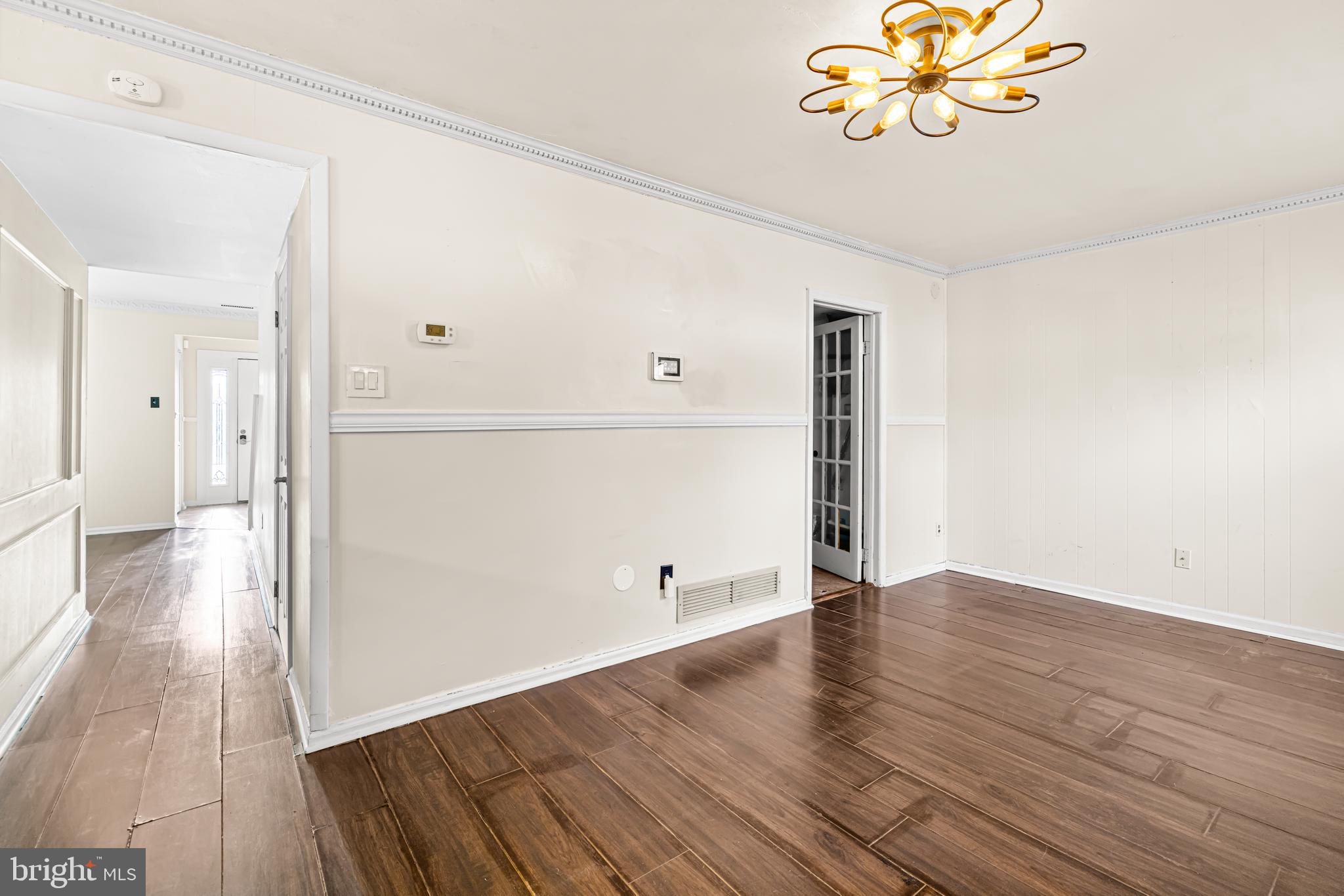 SAW MILL VALLEY - Residential