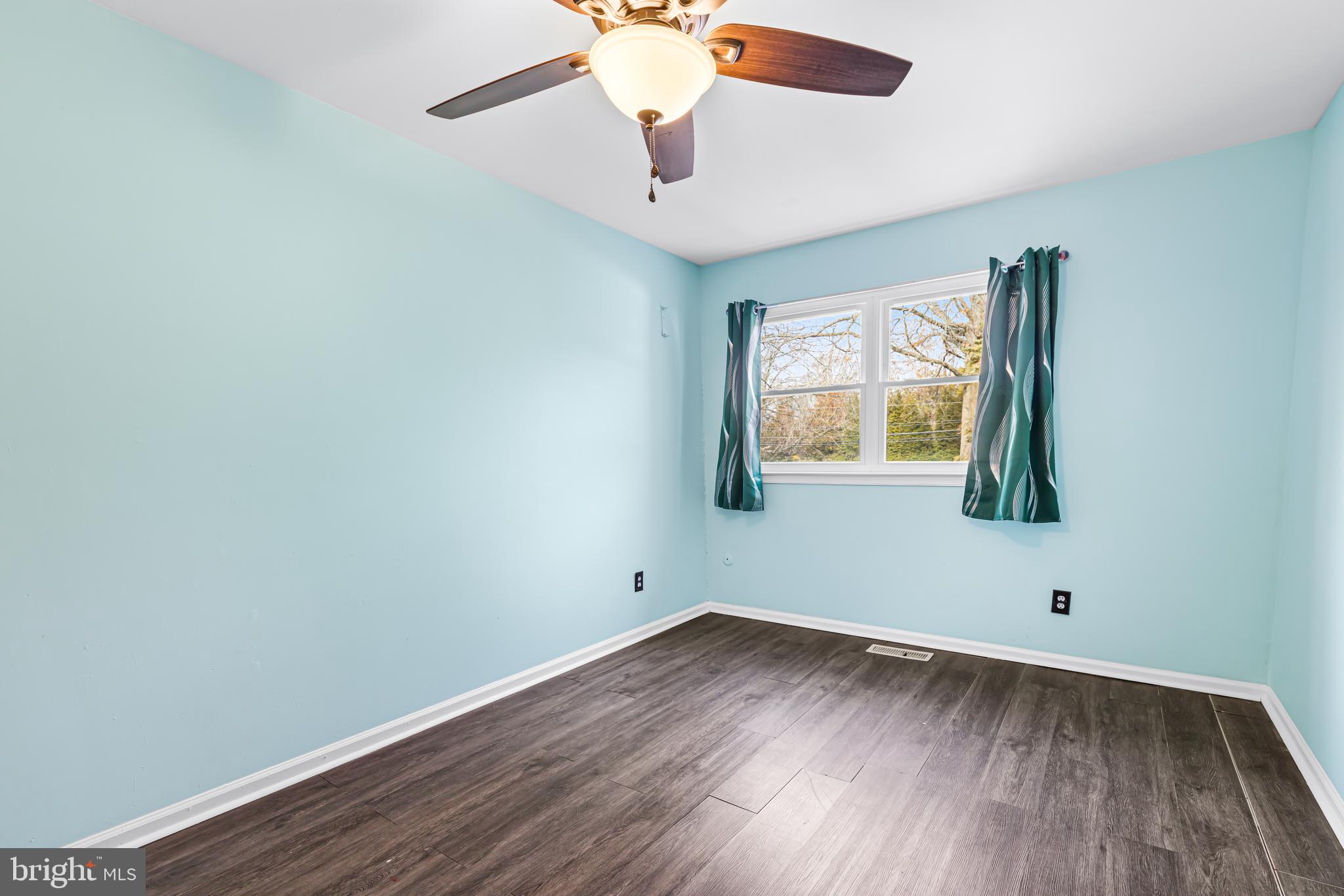 SAW MILL VALLEY - Residential