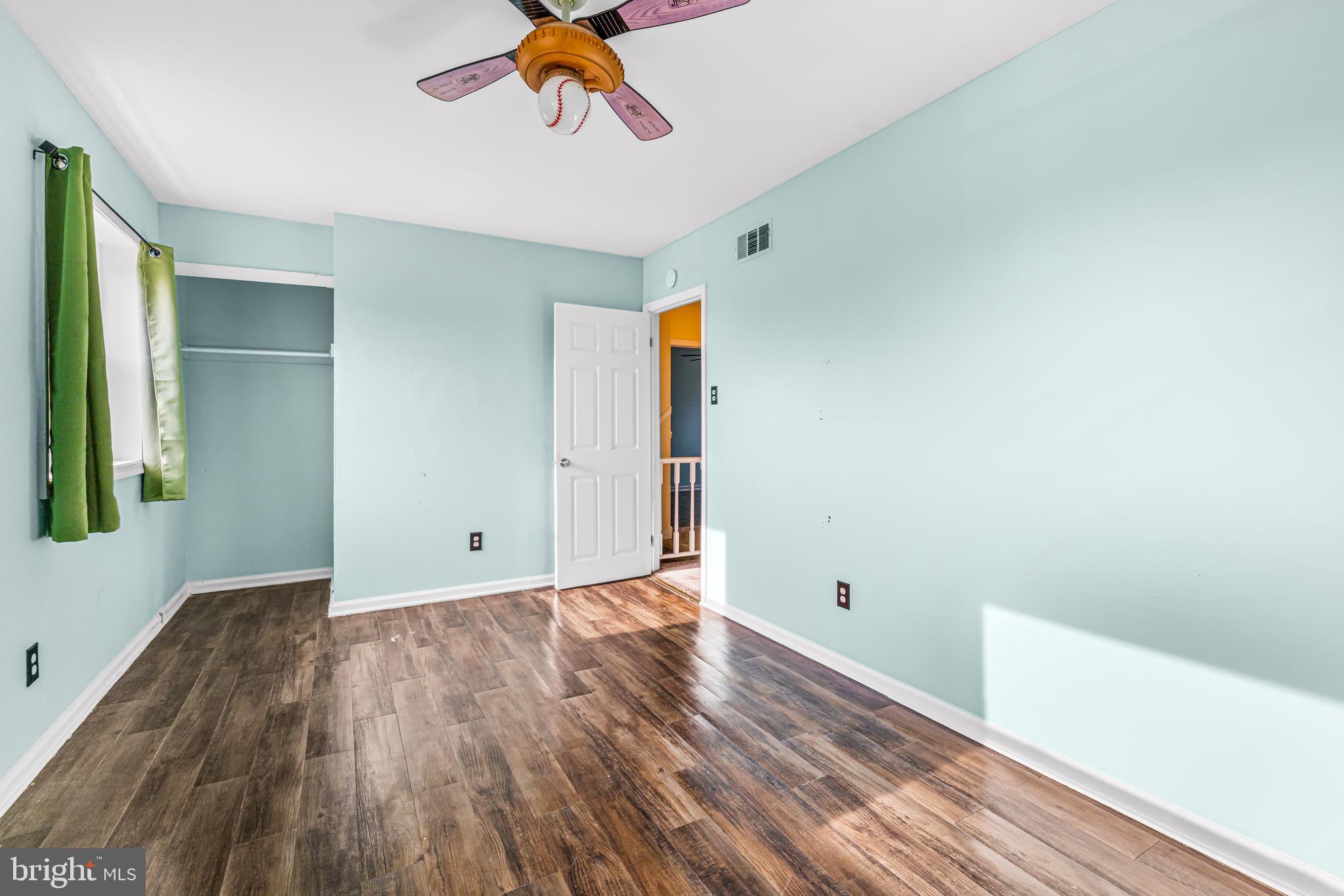 SAW MILL VALLEY - Residential