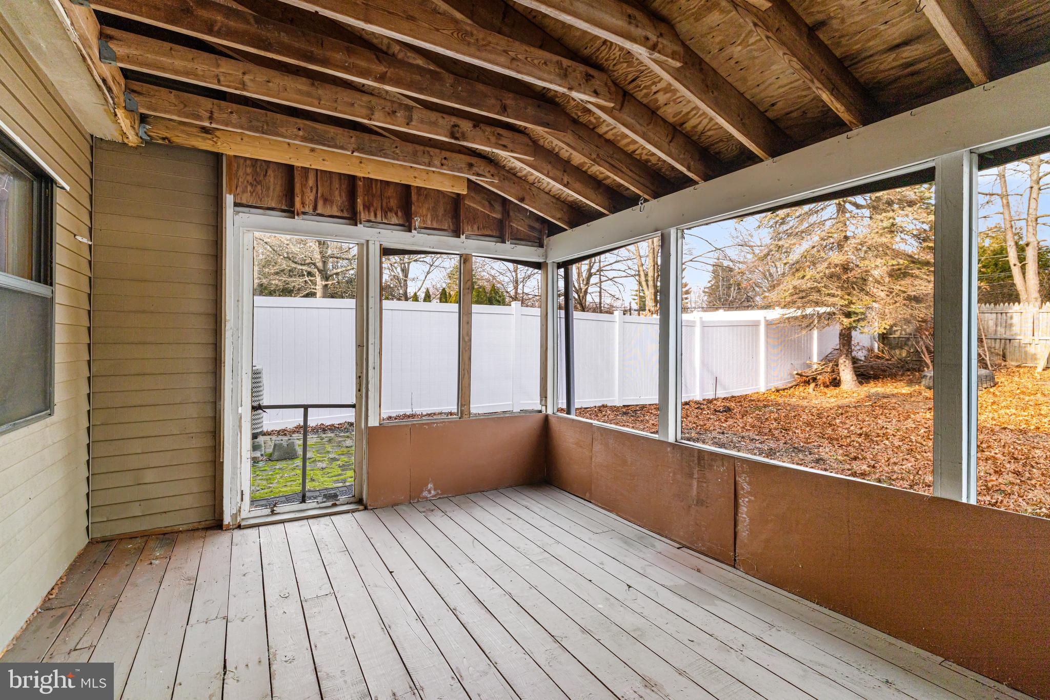 SAW MILL VALLEY - Residential