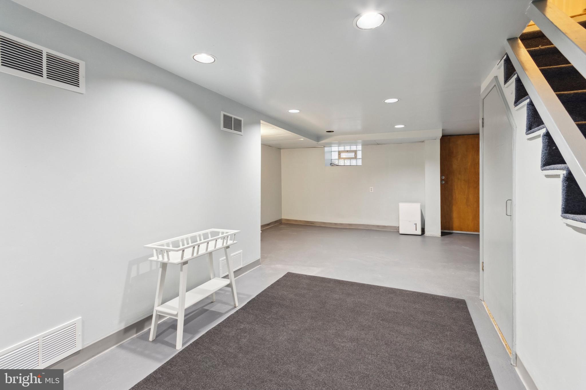 BEECHWOOD PARK - Residential Lease