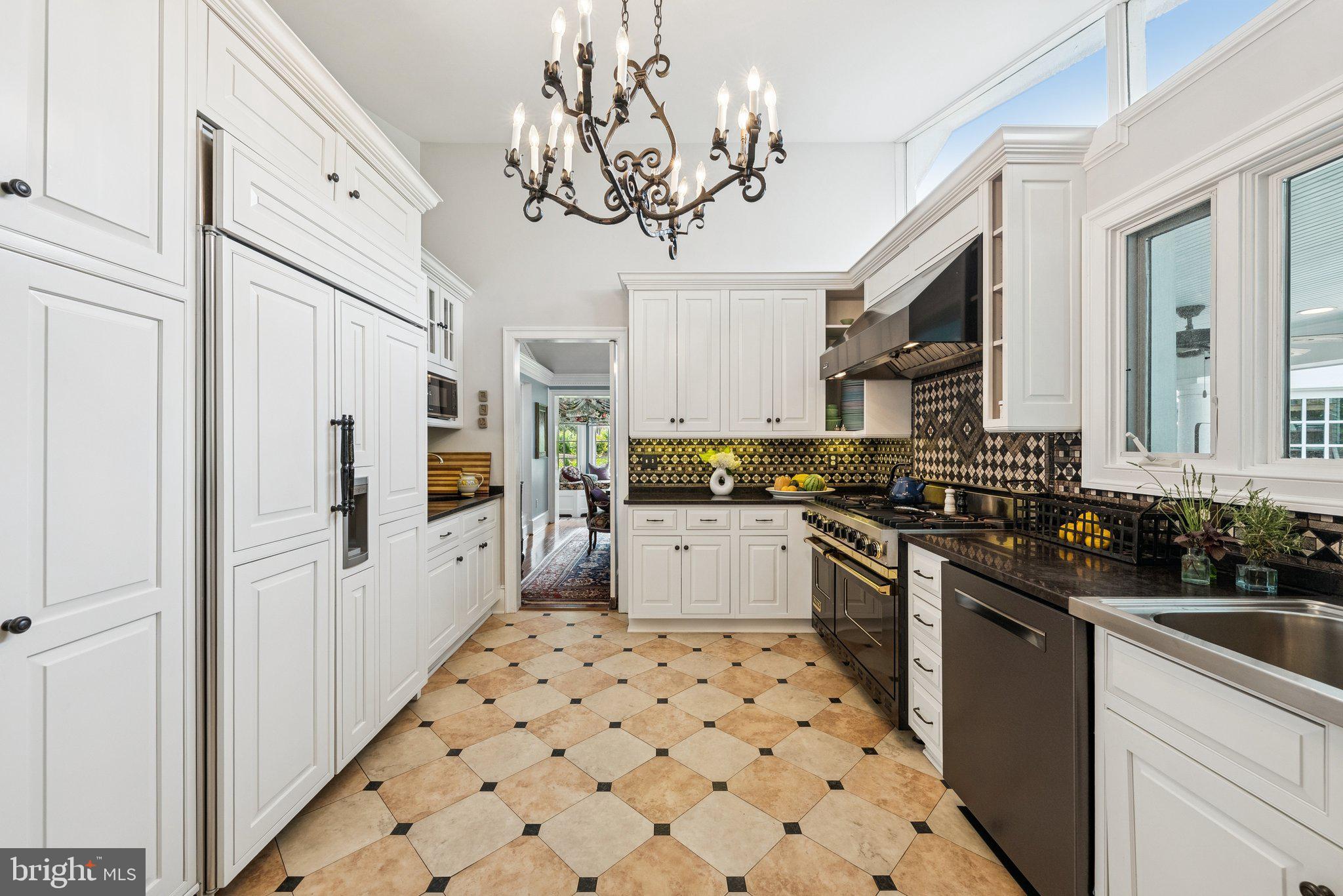 MANSION DRIVE - Residential