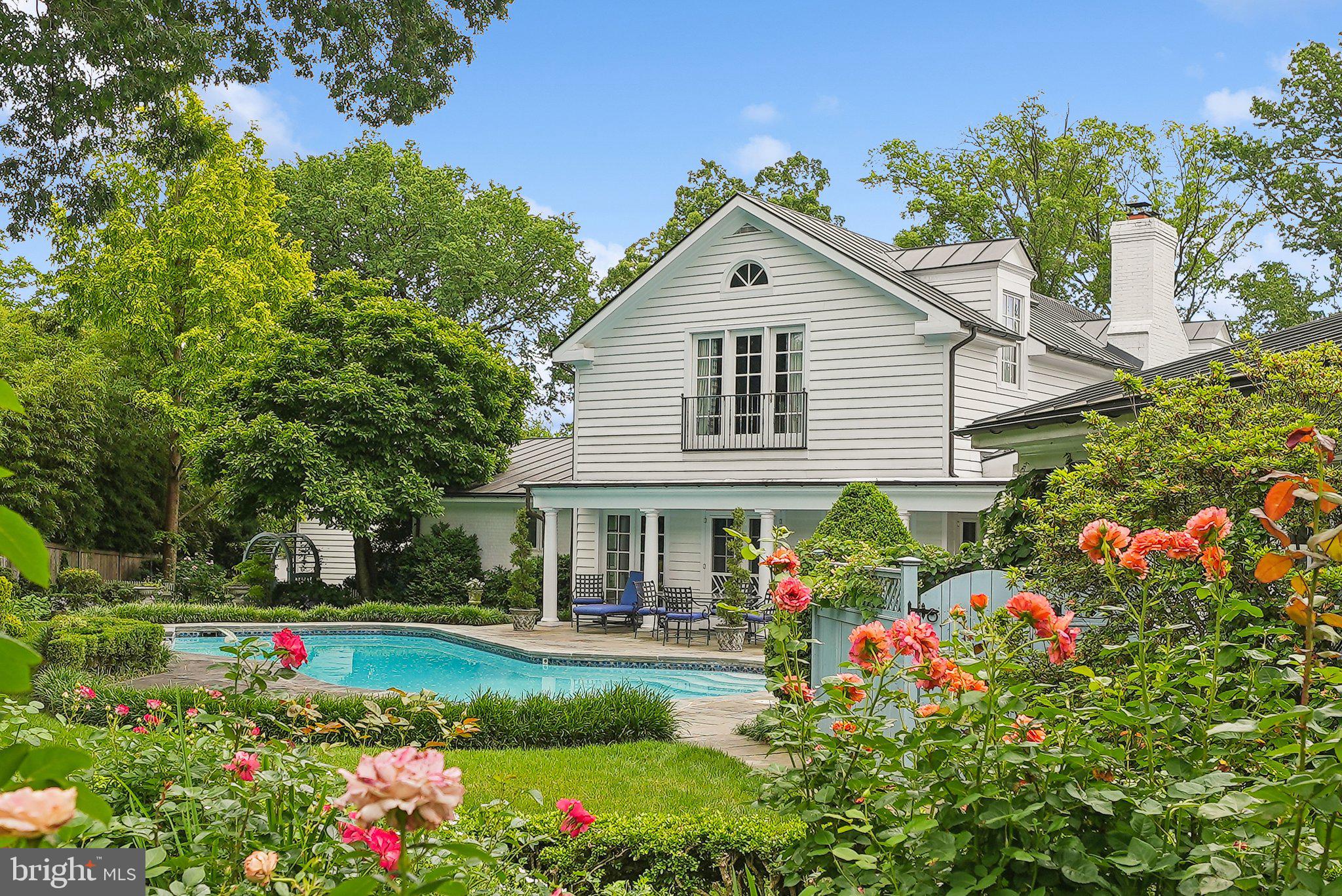 MANSION DRIVE - Residential