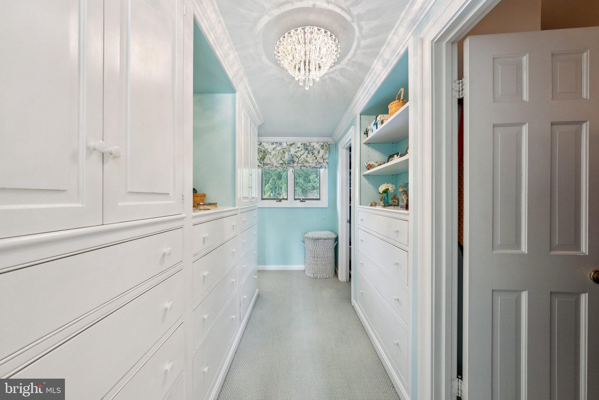 MANSION DRIVE - Residential