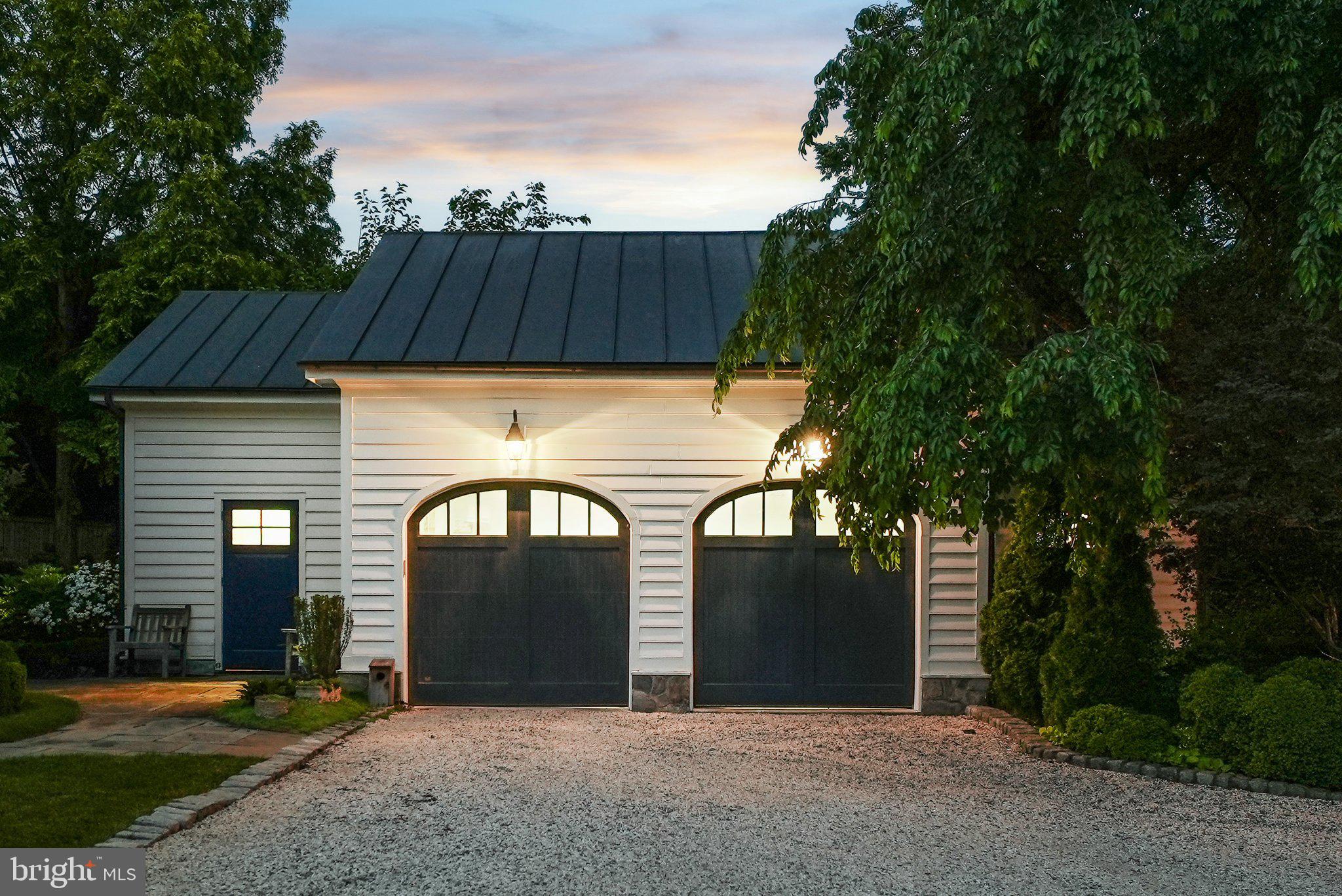 MANSION DRIVE - Residential