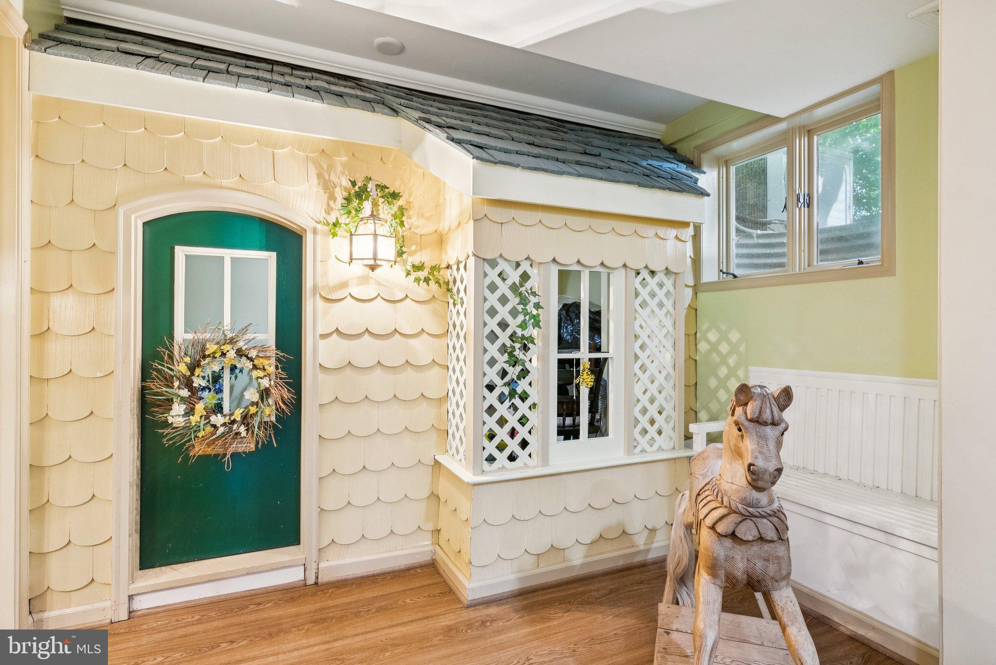 MANSION DRIVE - Residential