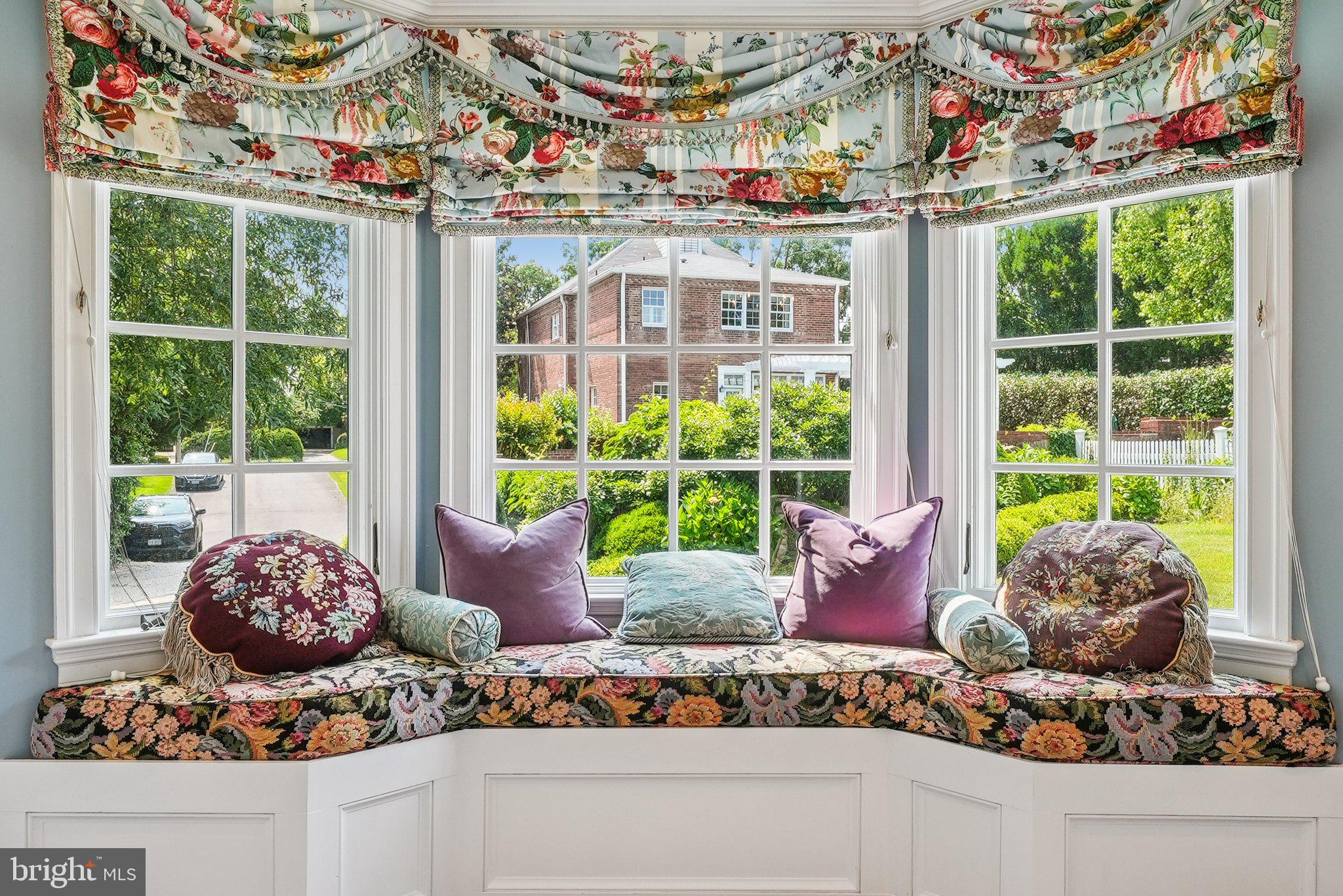 MANSION DRIVE - Residential