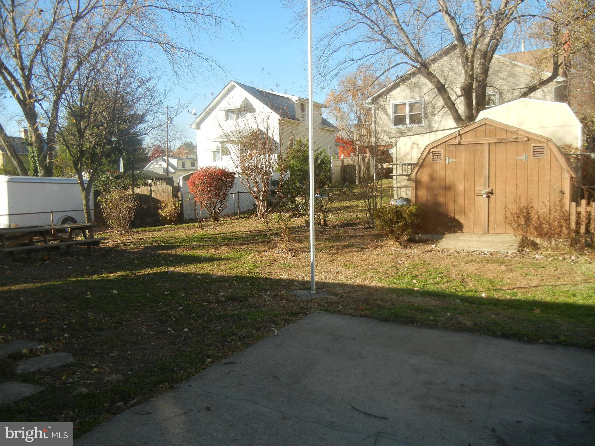 LANDSDOWNE - Residential