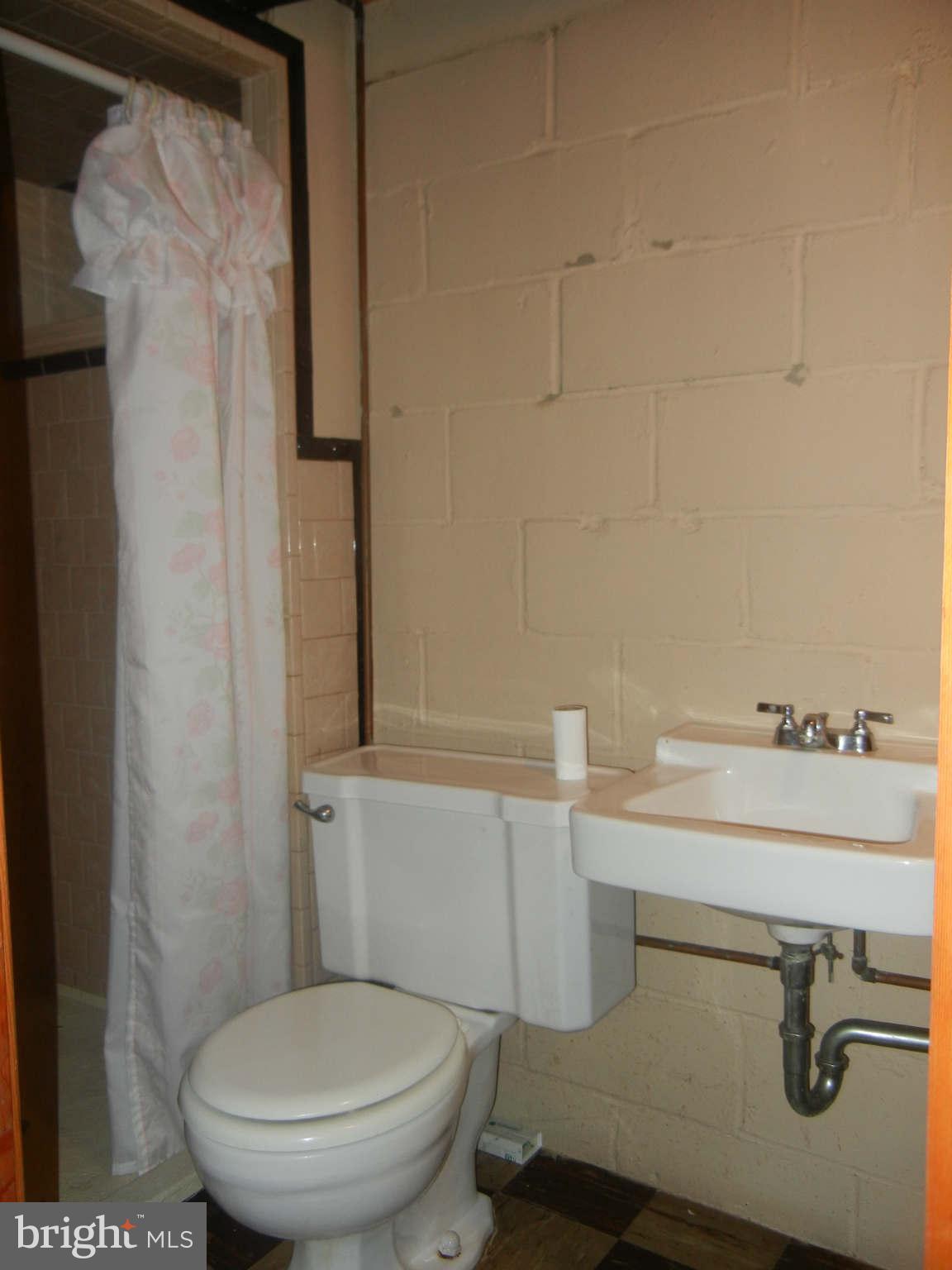 LANDSDOWNE - Residential