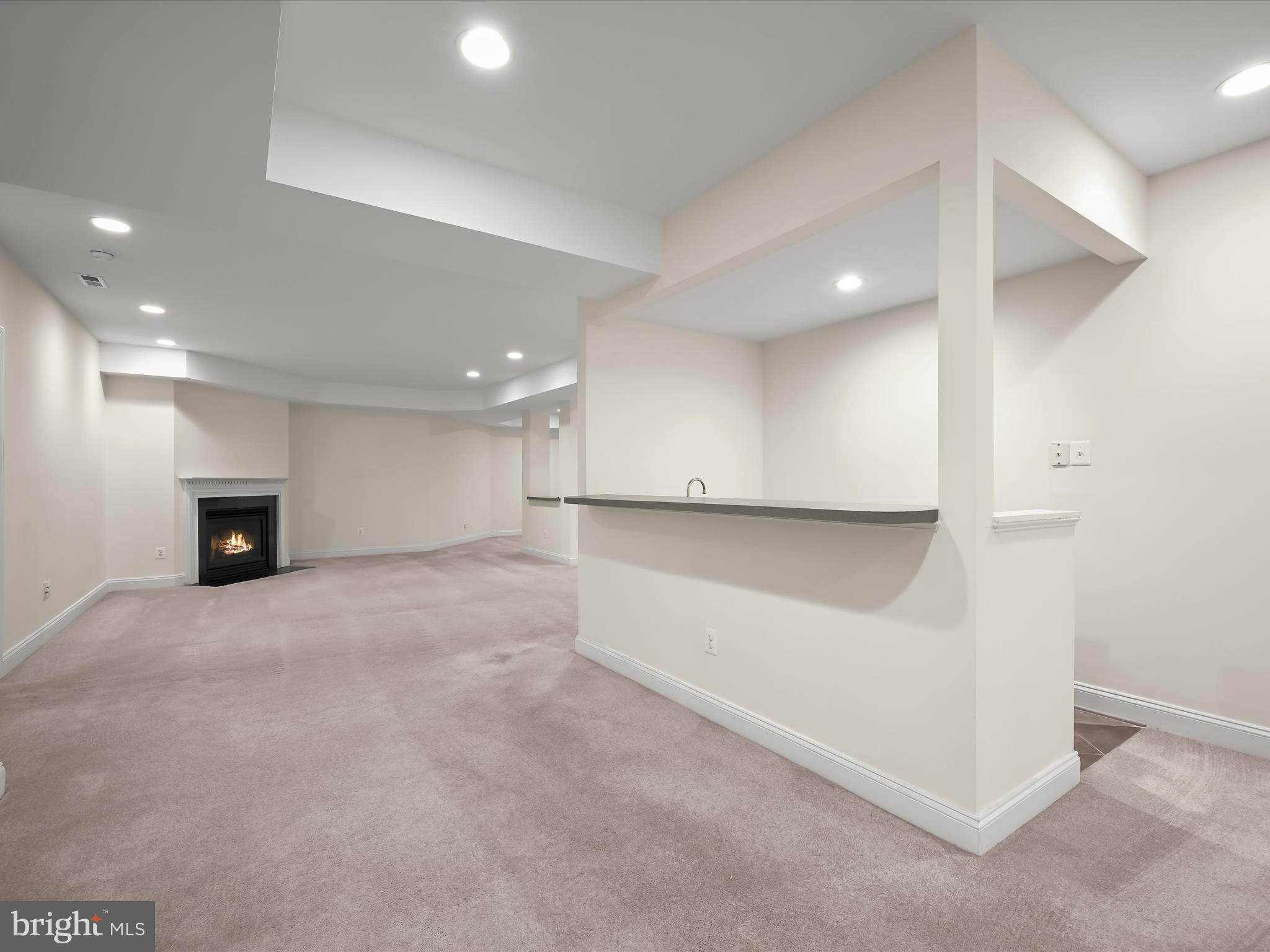 COUNTRY CLUB - Residential