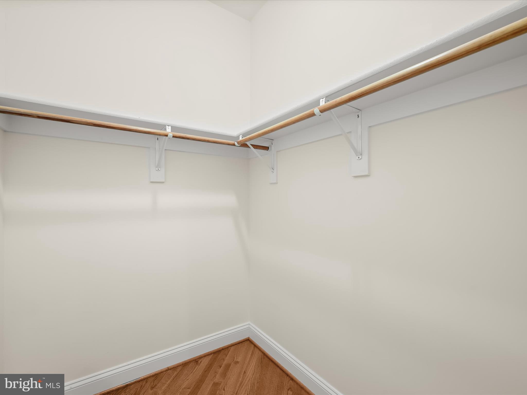 COUNTRY CLUB - Residential