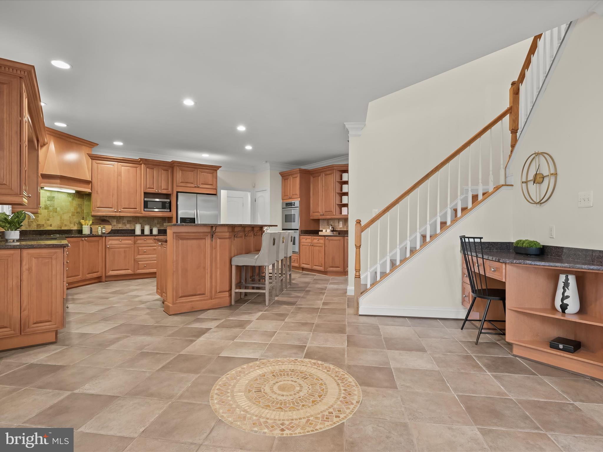 COUNTRY CLUB - Residential