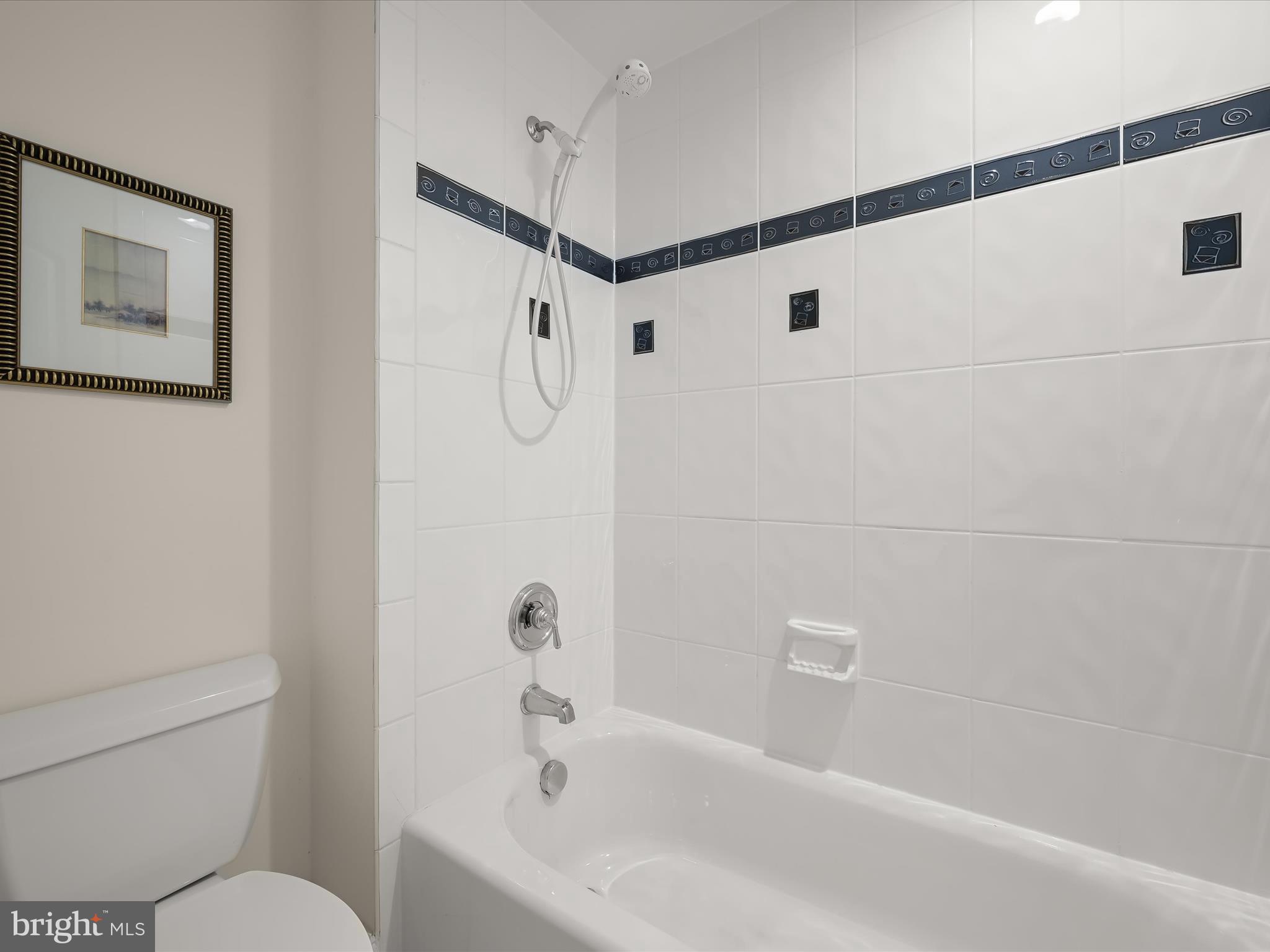 COUNTRY CLUB - Residential