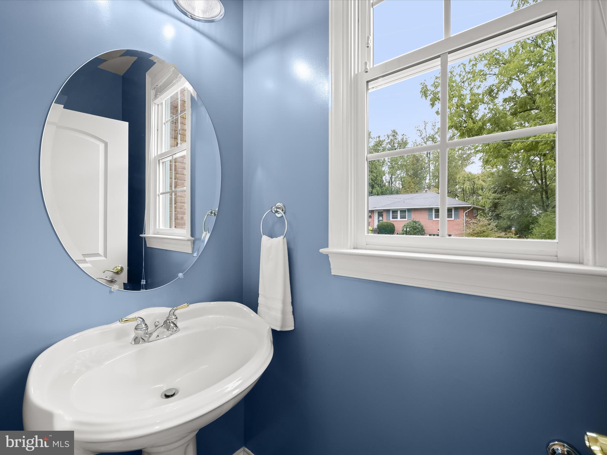 COUNTRY CLUB - Residential