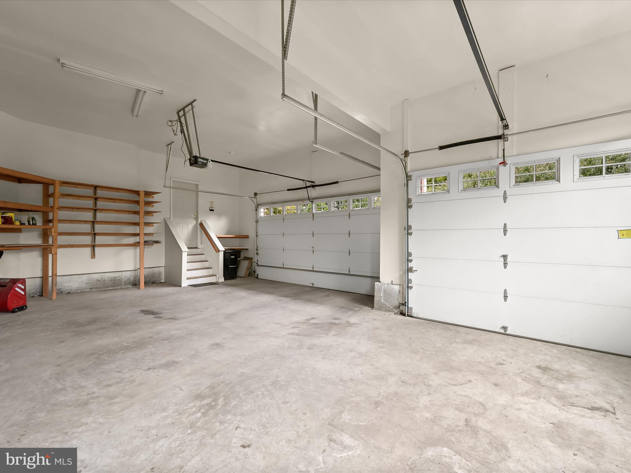 COUNTRY CLUB - Residential