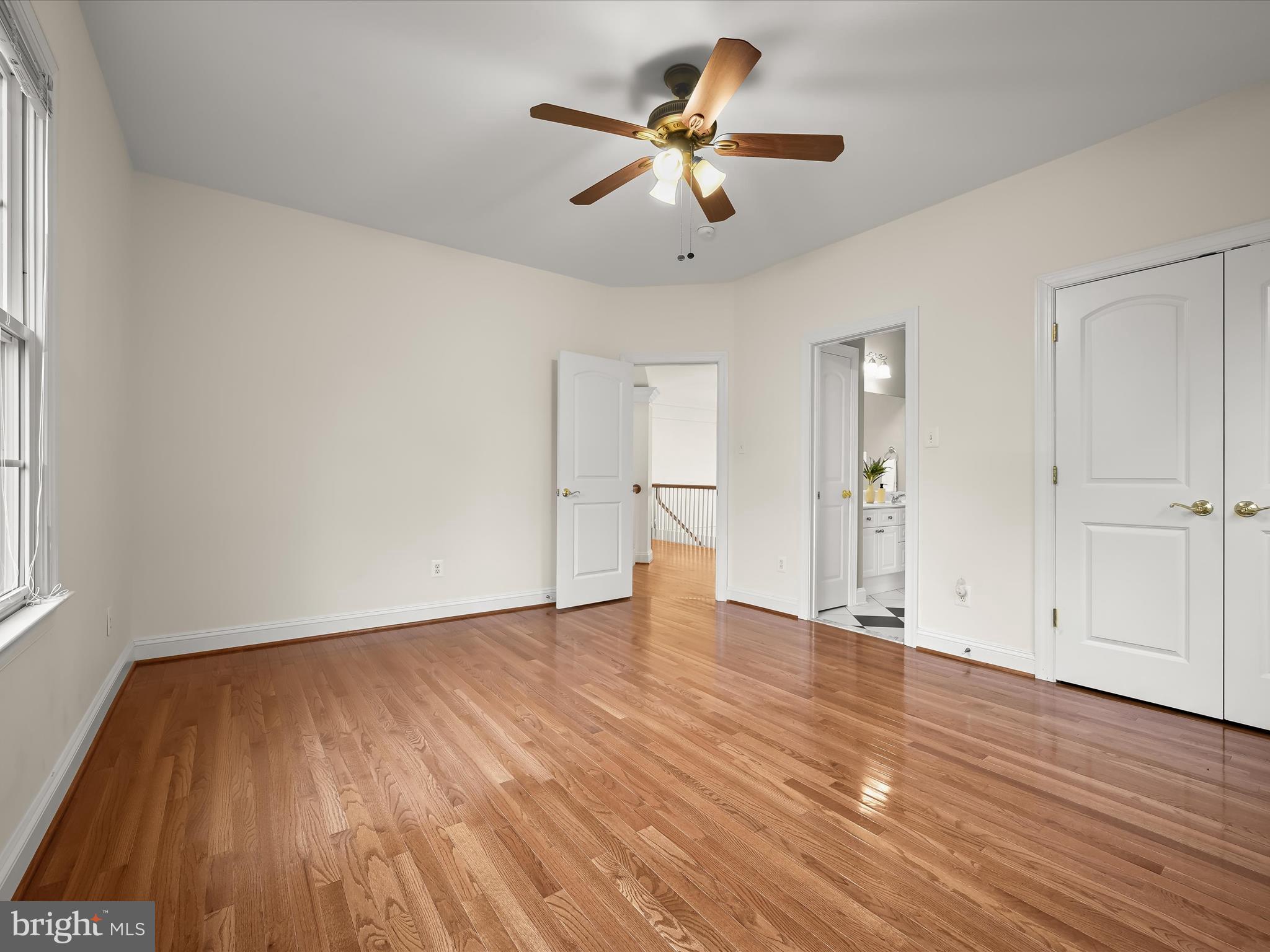 COUNTRY CLUB - Residential