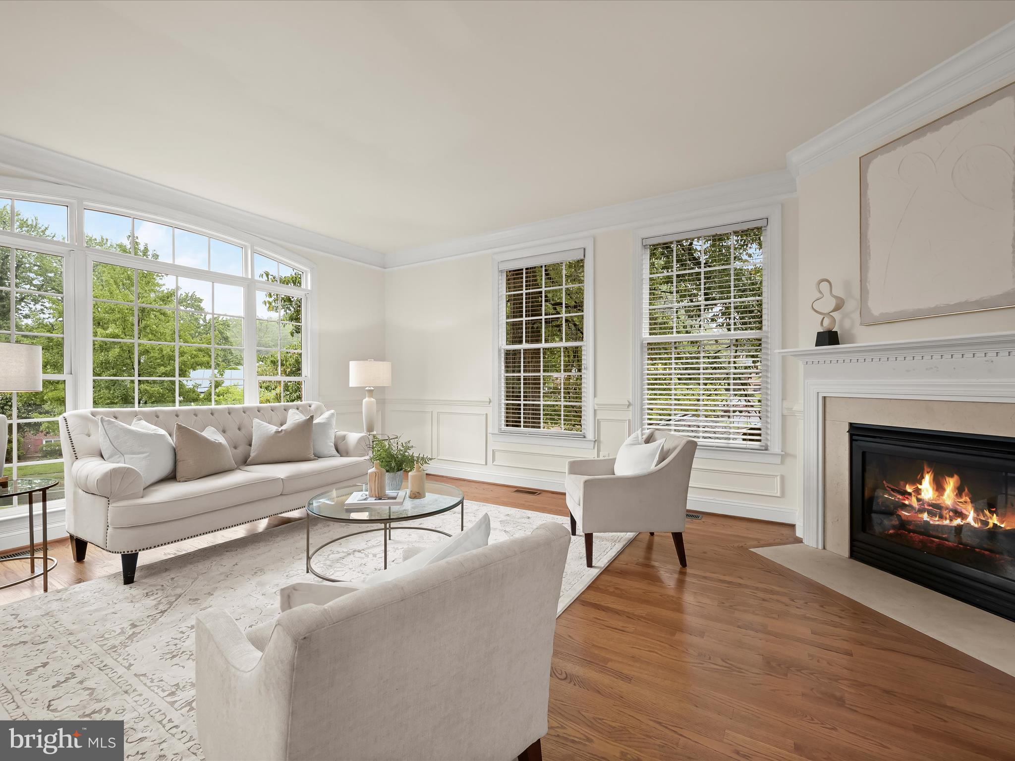 COUNTRY CLUB - Residential