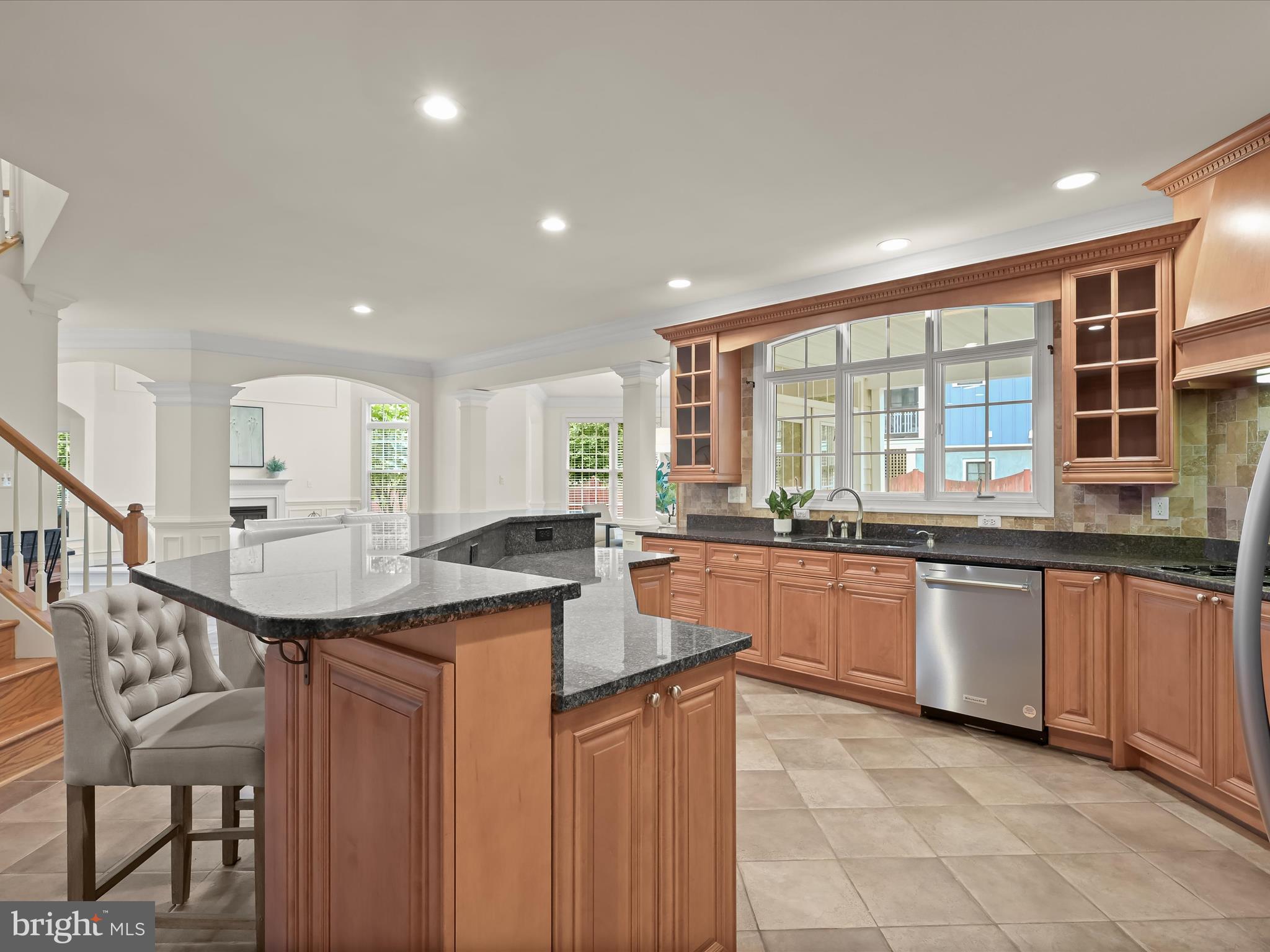 COUNTRY CLUB - Residential