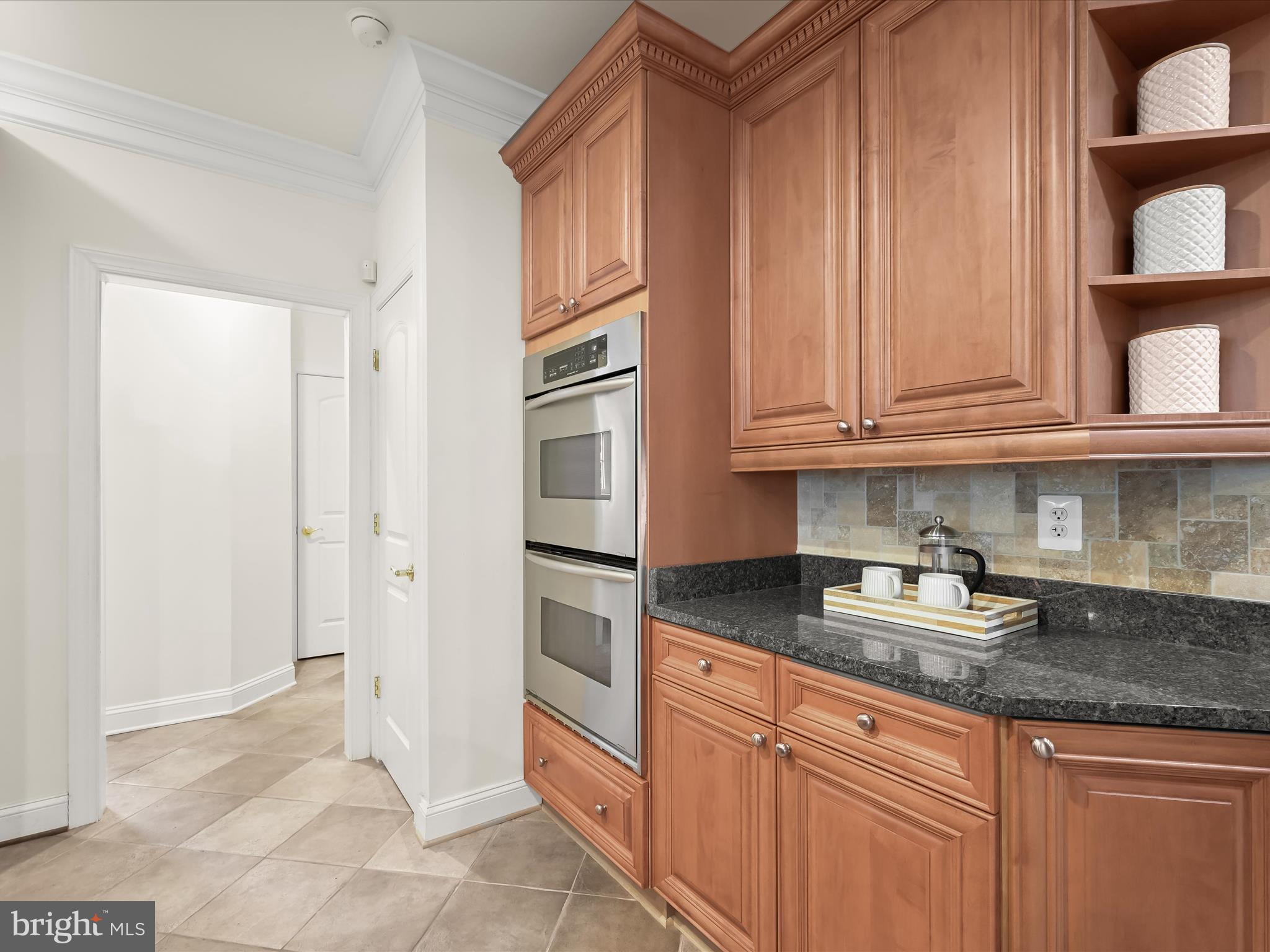 COUNTRY CLUB - Residential