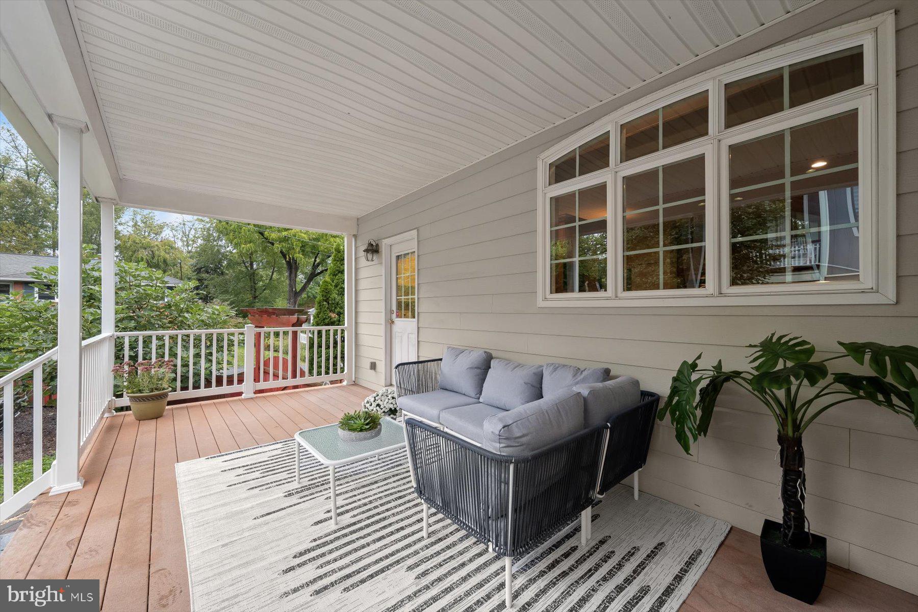 COUNTRY CLUB - Residential