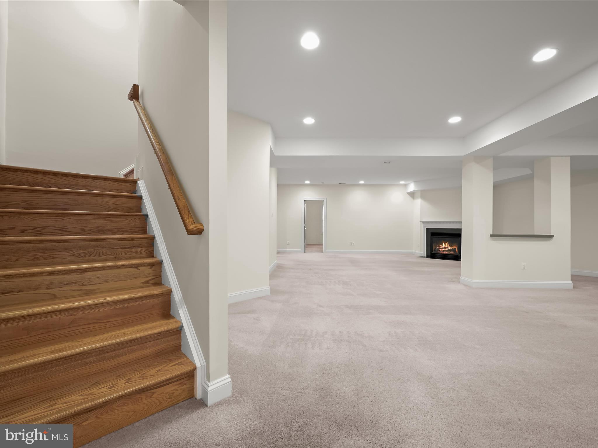 COUNTRY CLUB - Residential