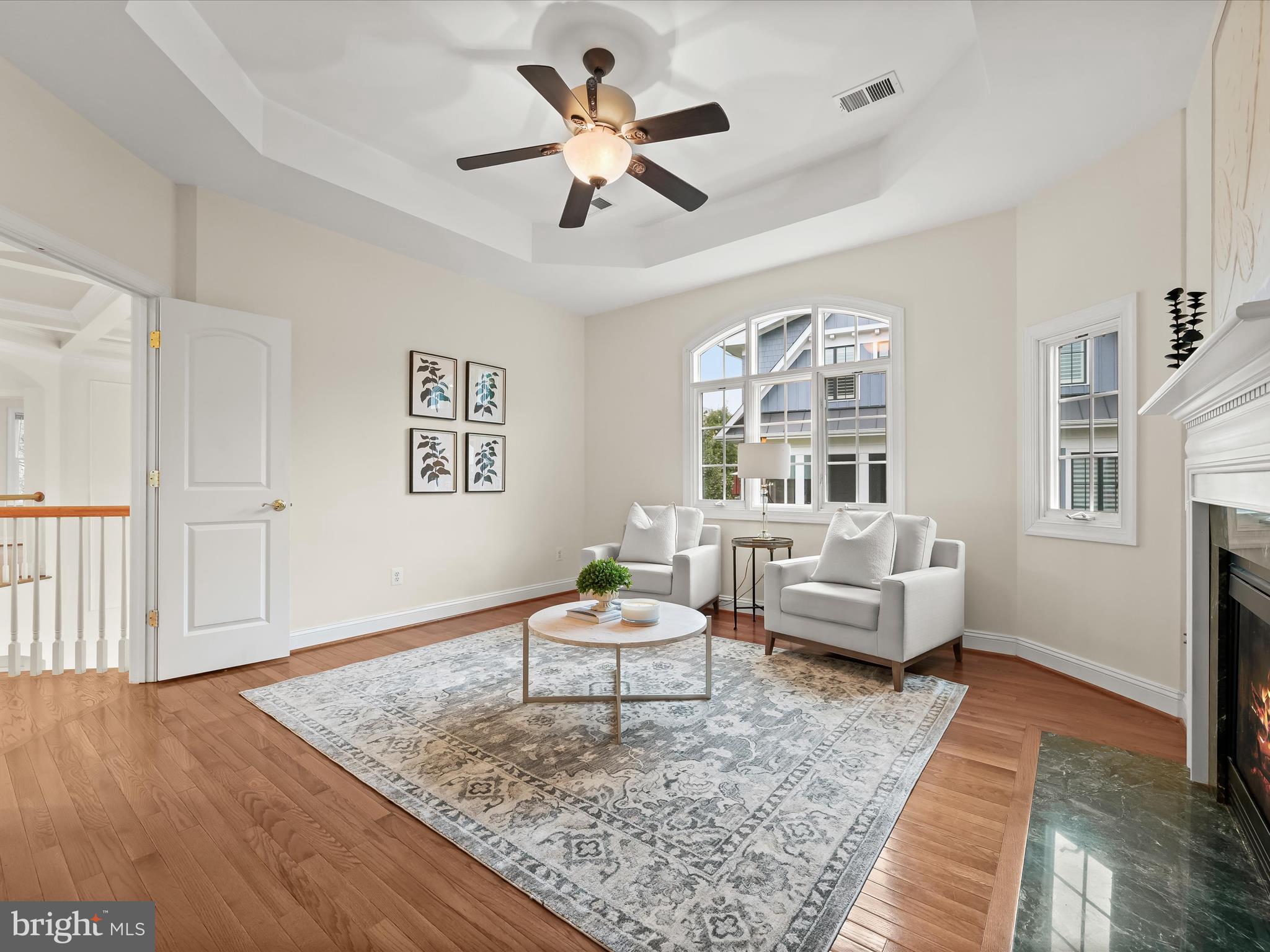 COUNTRY CLUB - Residential