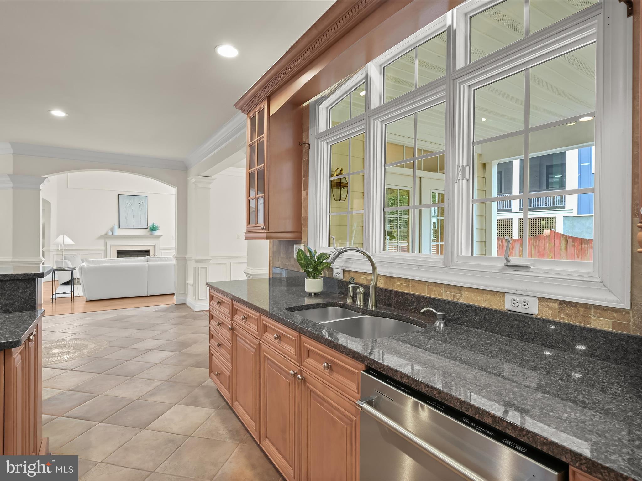 COUNTRY CLUB - Residential