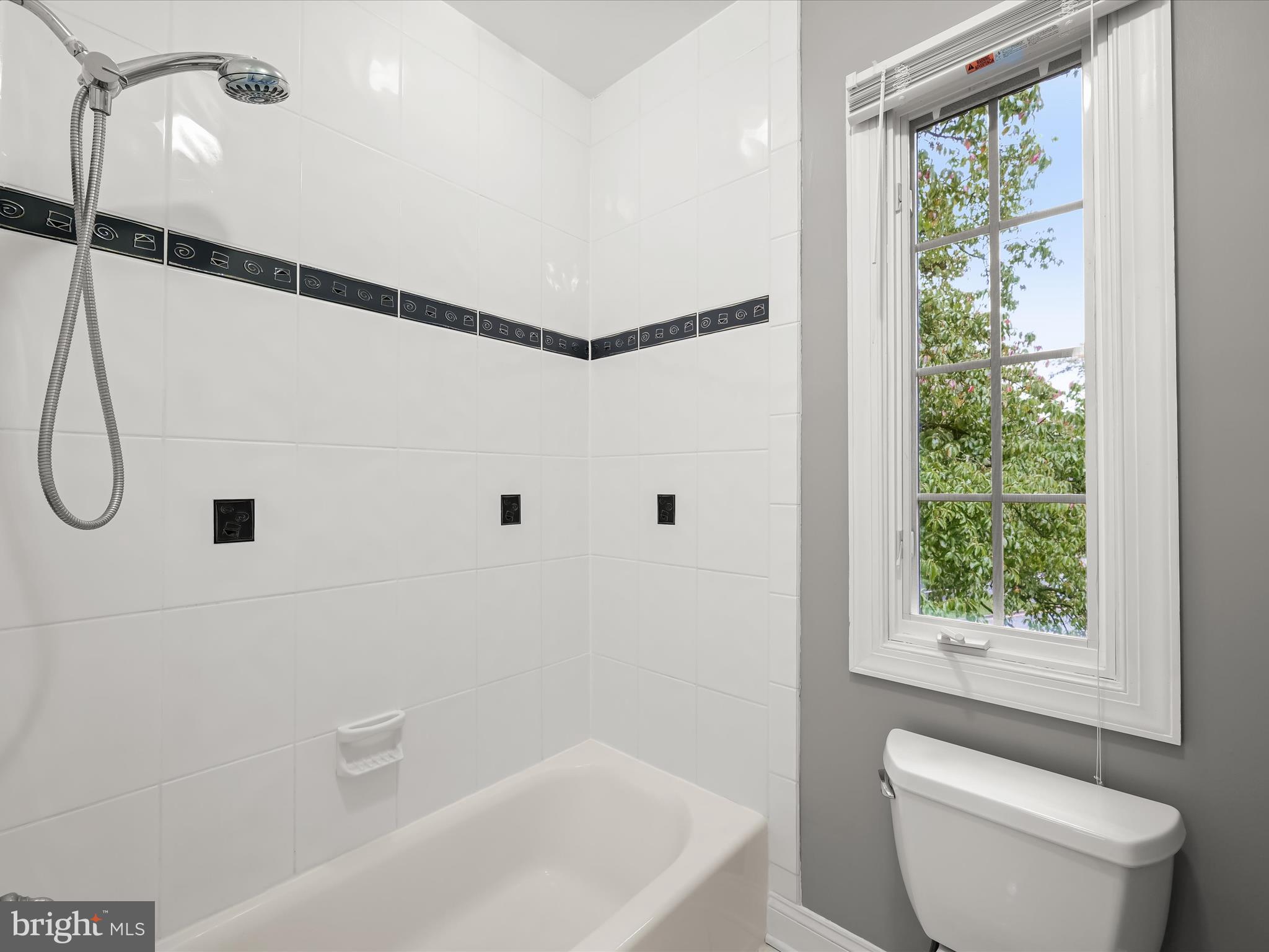 COUNTRY CLUB - Residential