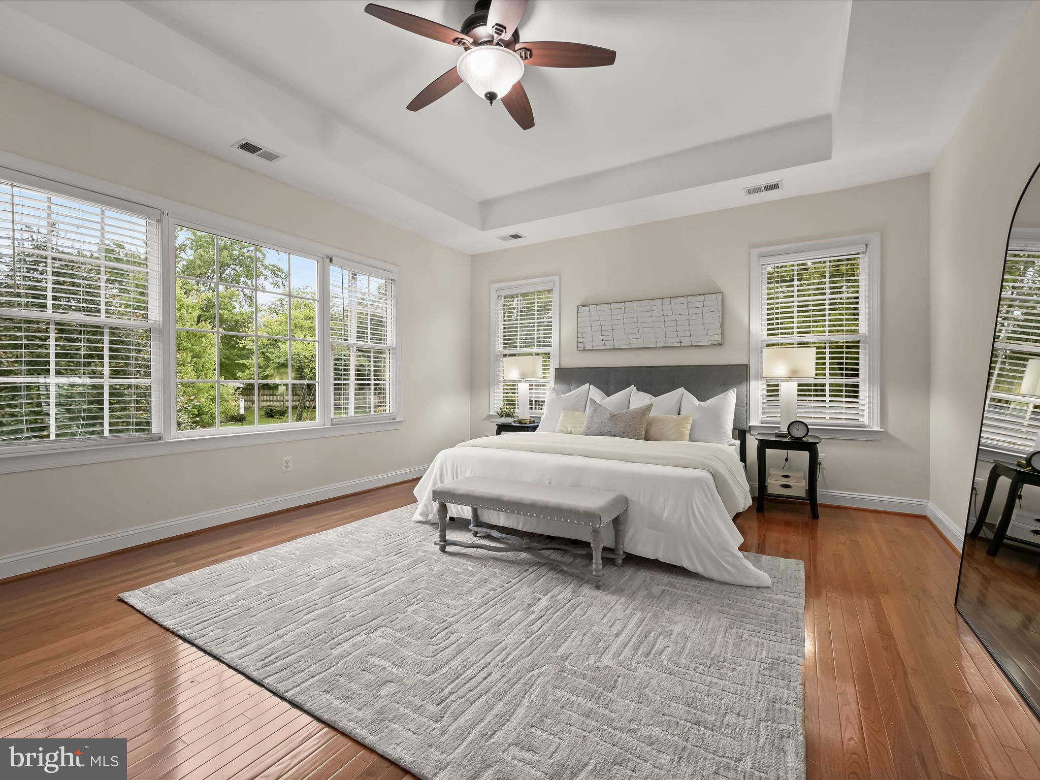 COUNTRY CLUB - Residential