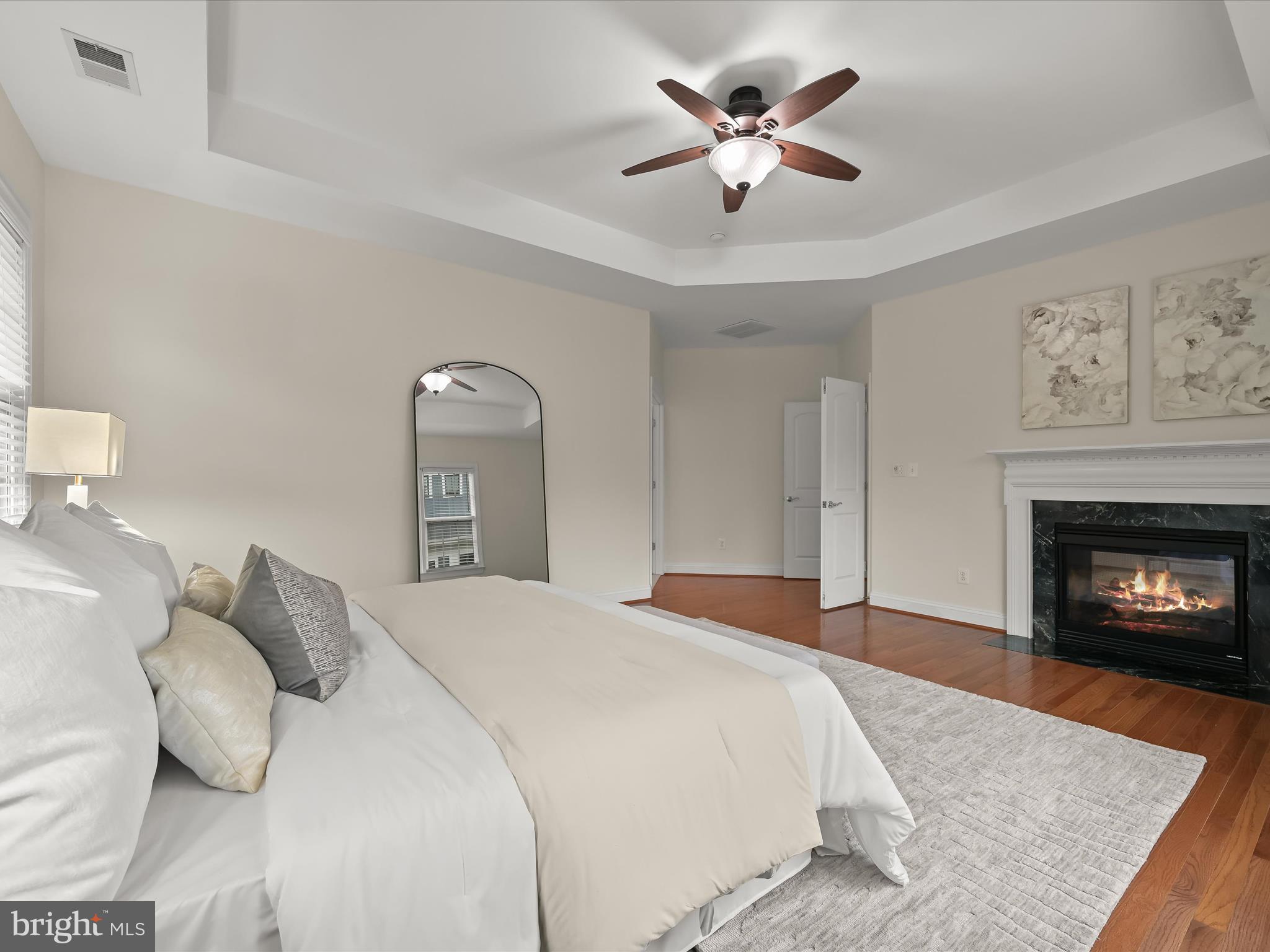 COUNTRY CLUB - Residential