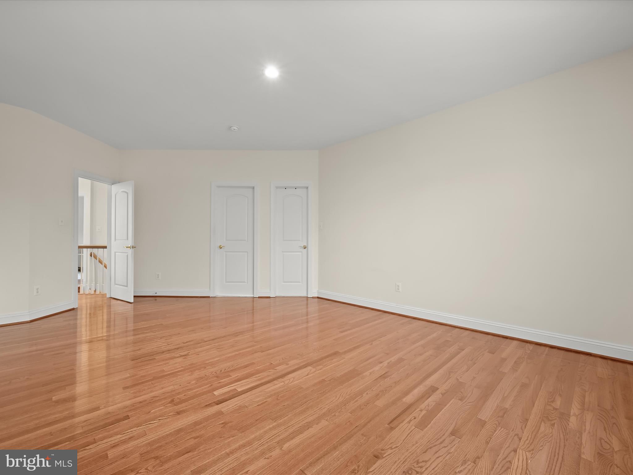 COUNTRY CLUB - Residential