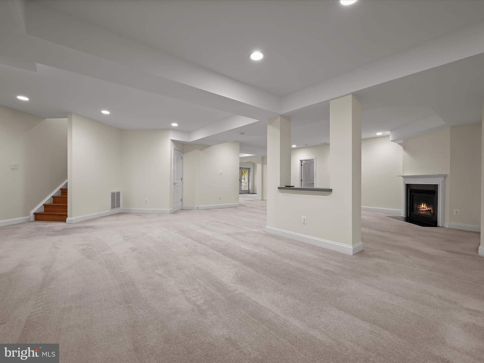 COUNTRY CLUB - Residential