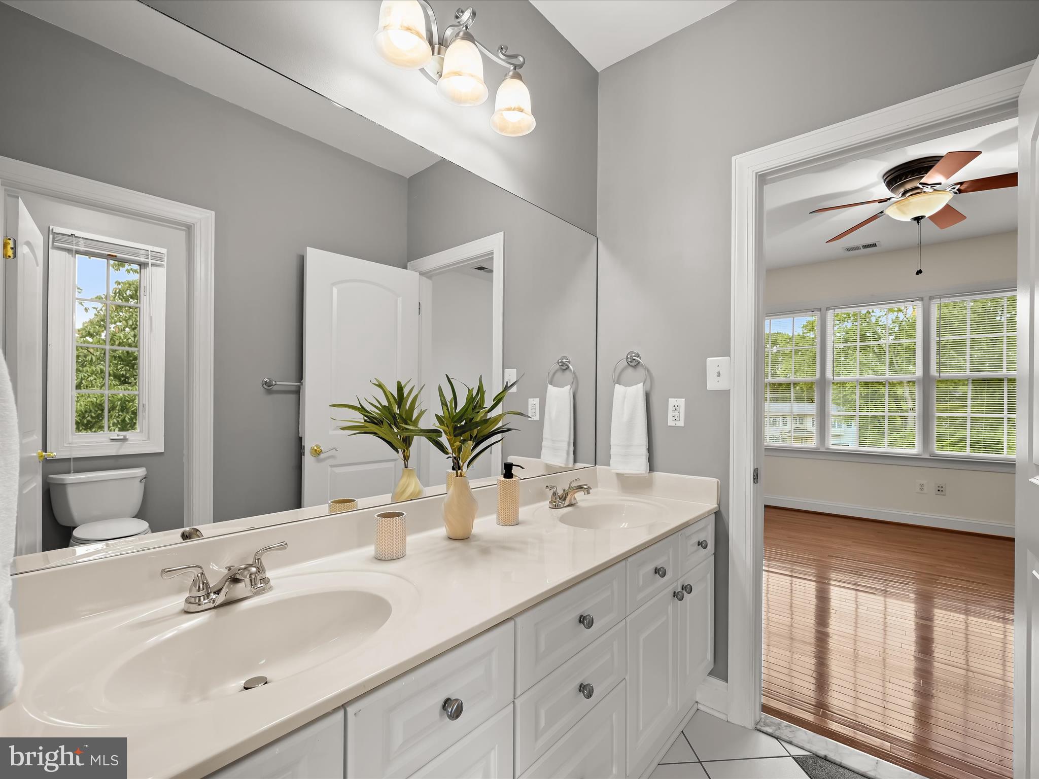 COUNTRY CLUB - Residential