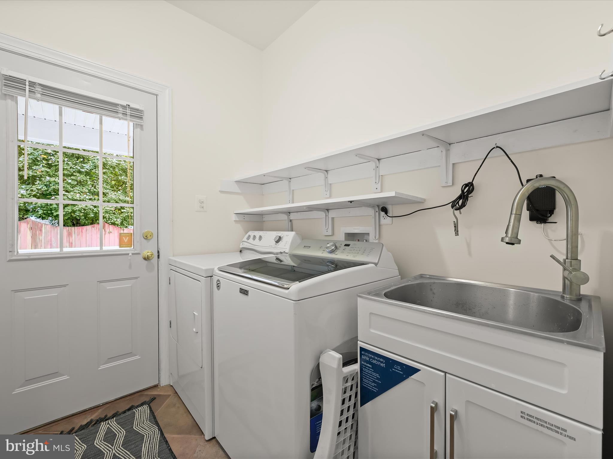 COUNTRY CLUB - Residential