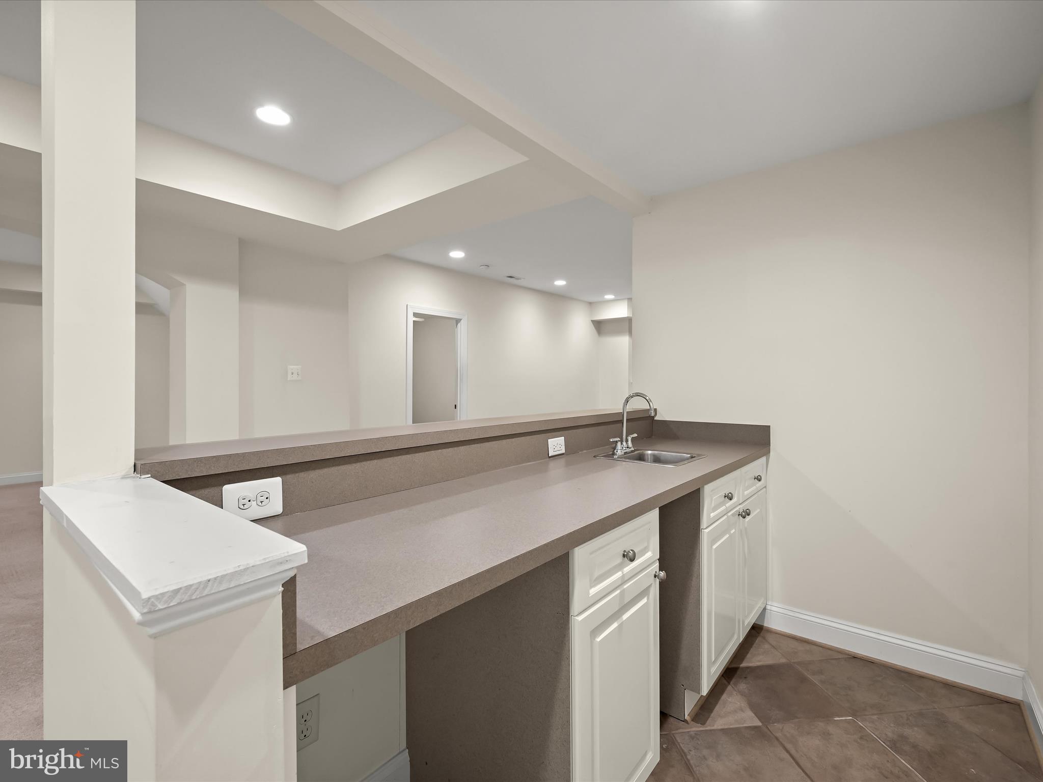 COUNTRY CLUB - Residential