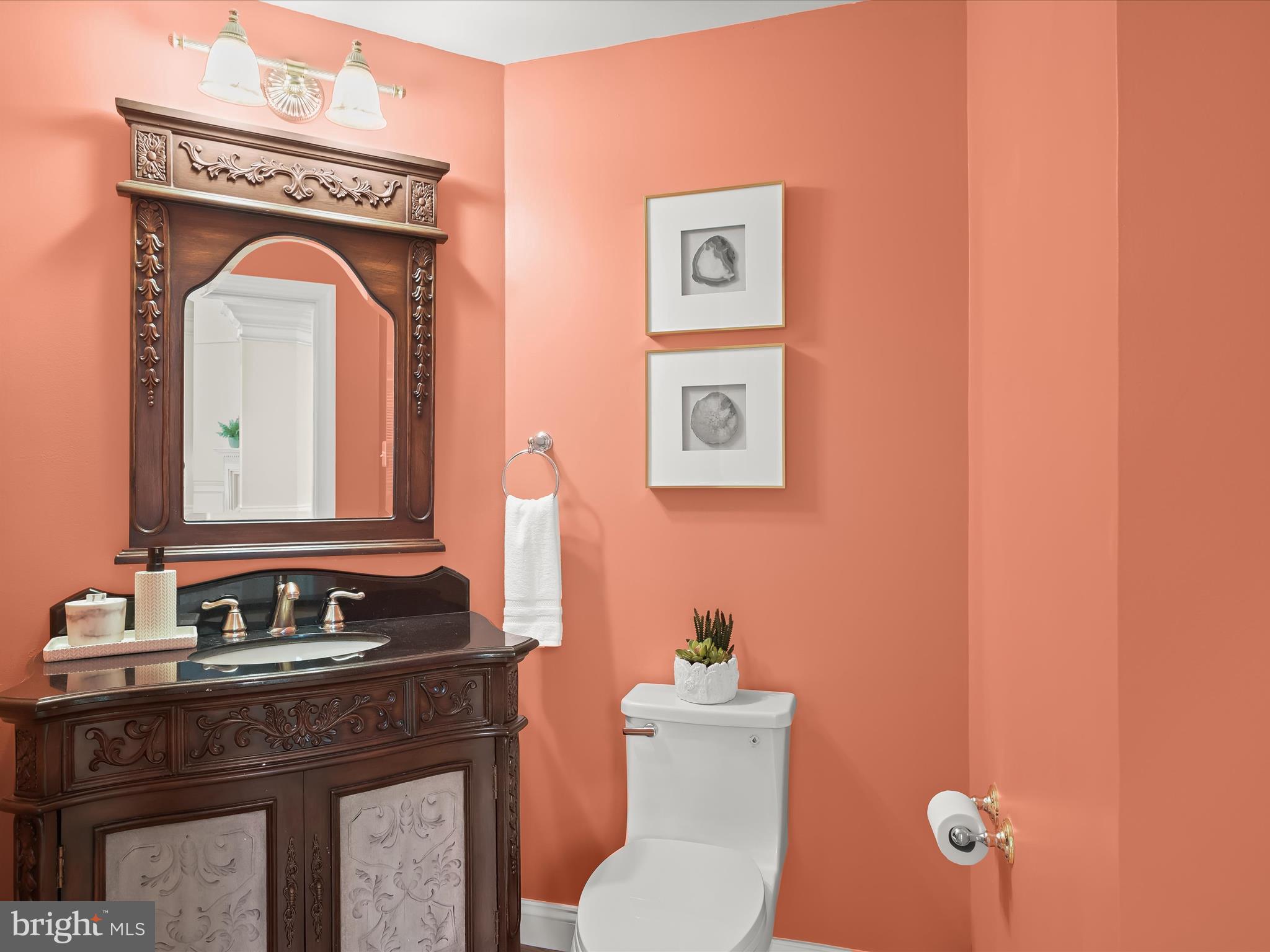 COUNTRY CLUB - Residential