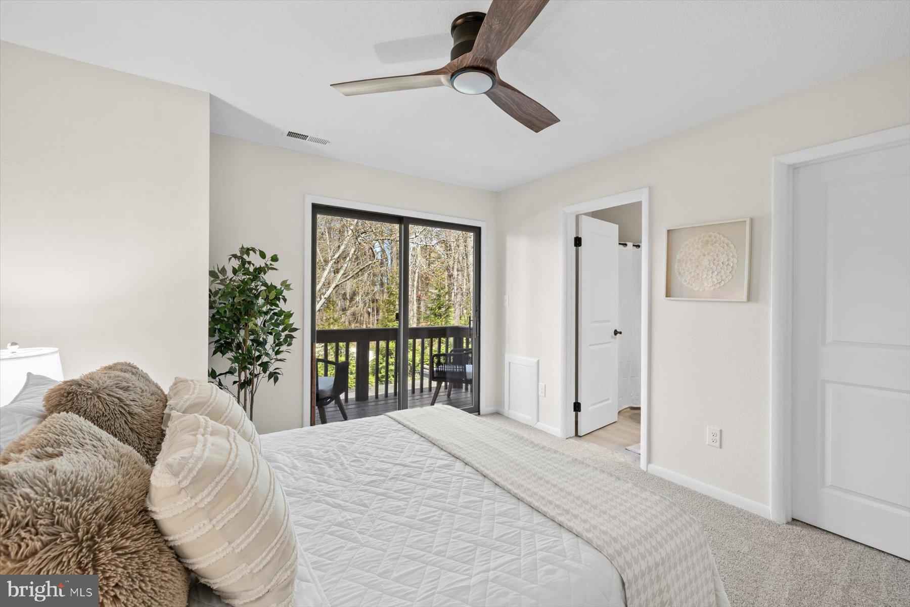 BEACH HOLLOW - Residential