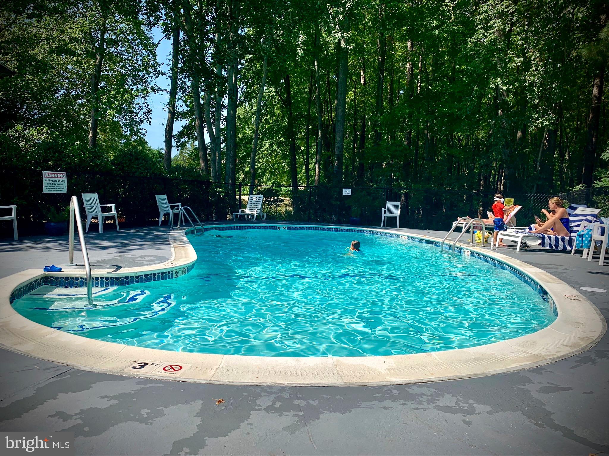 BEACH HOLLOW - Residential