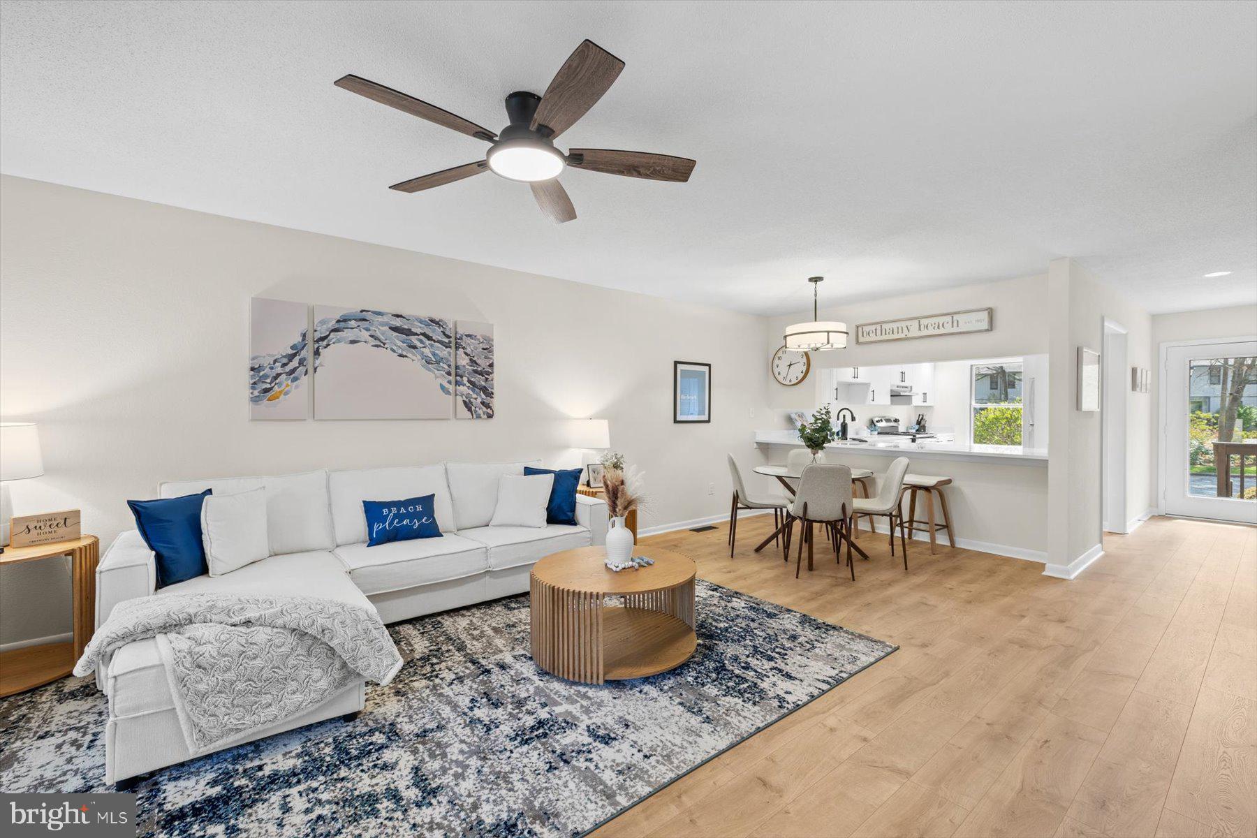 BEACH HOLLOW - Residential