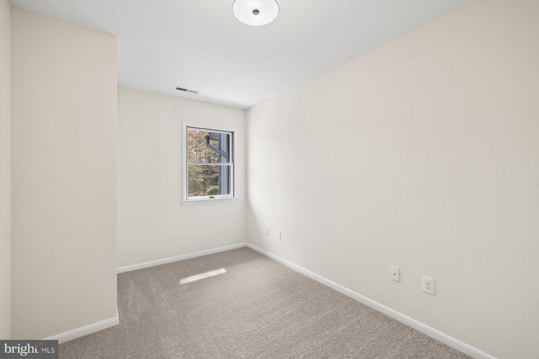 BEACH HOLLOW - Residential