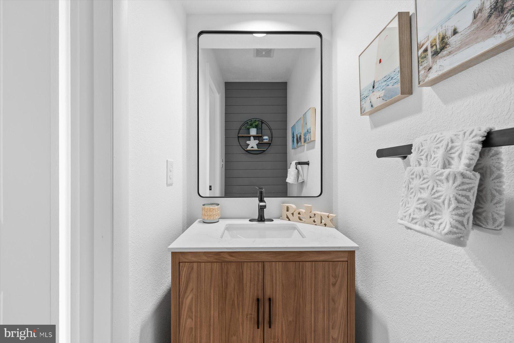 BEACH HOLLOW - Residential