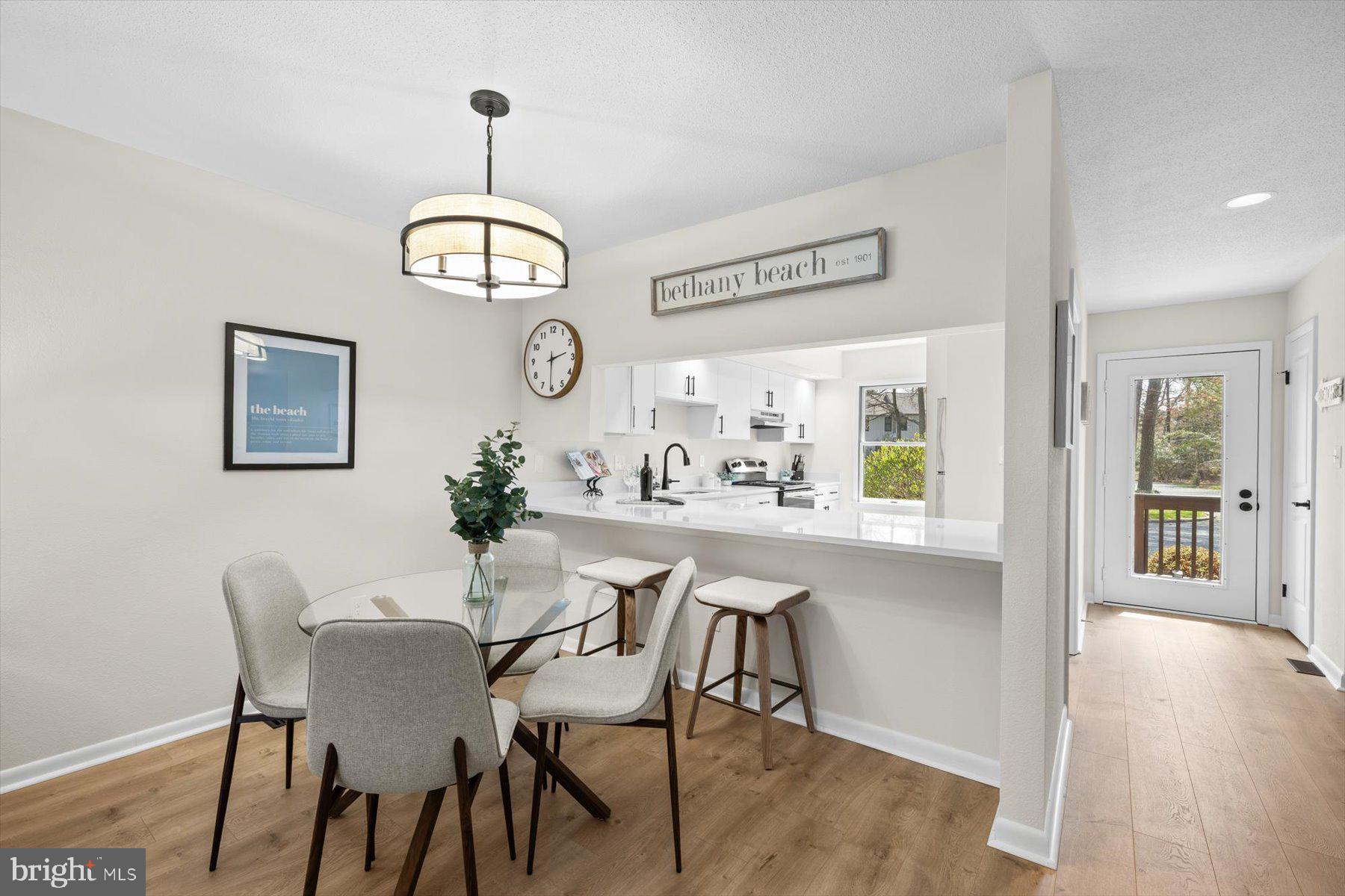 BEACH HOLLOW - Residential