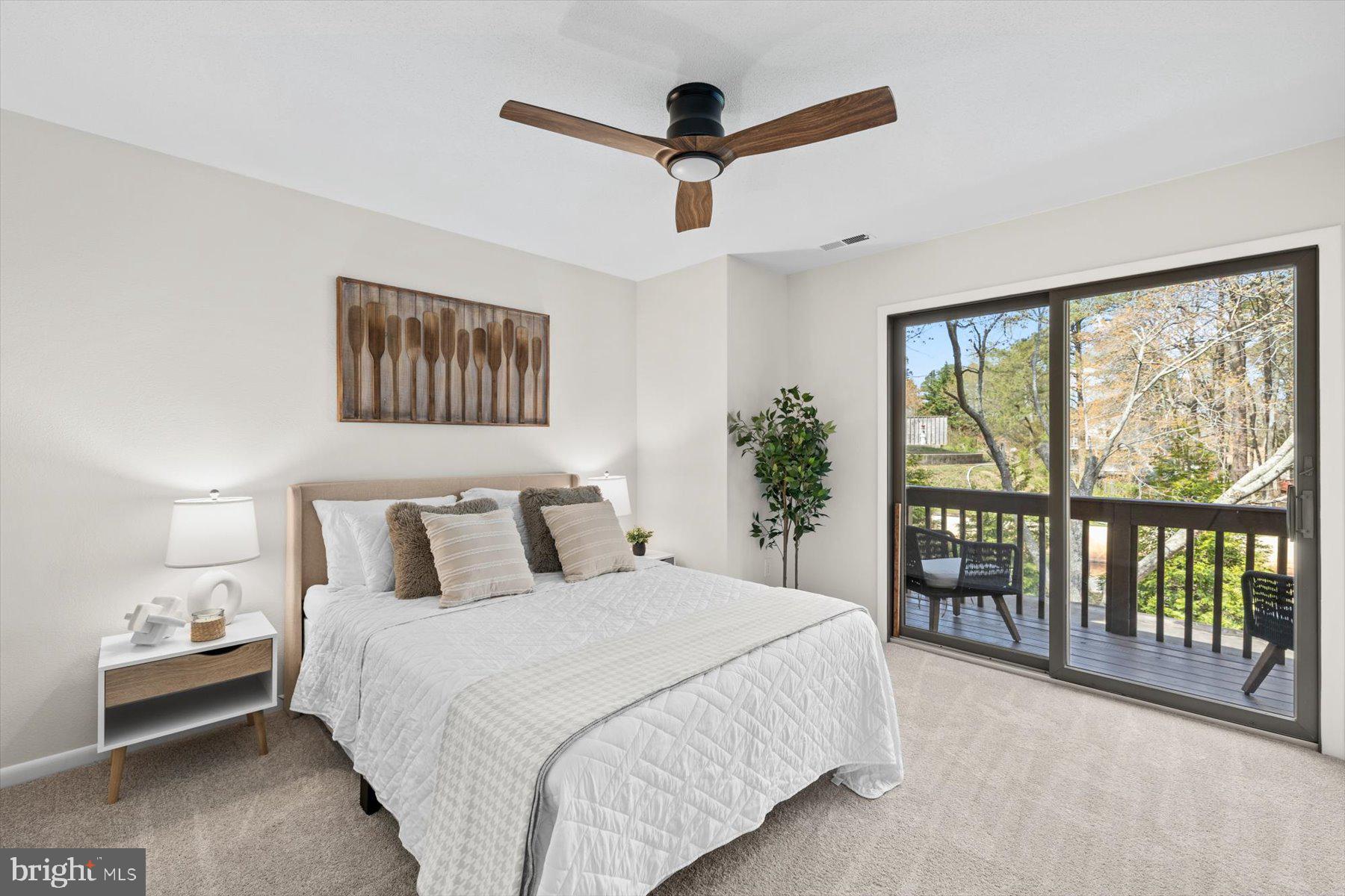 BEACH HOLLOW - Residential