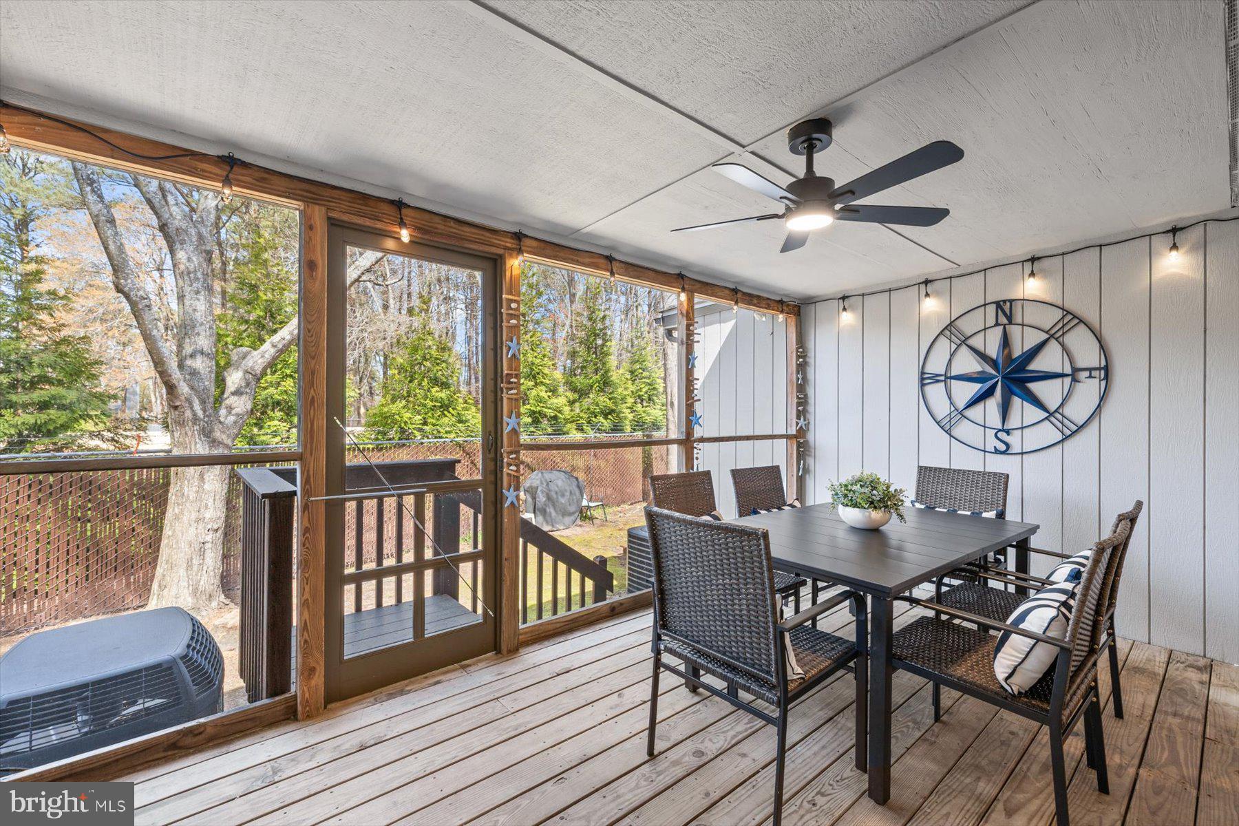 BEACH HOLLOW - Residential