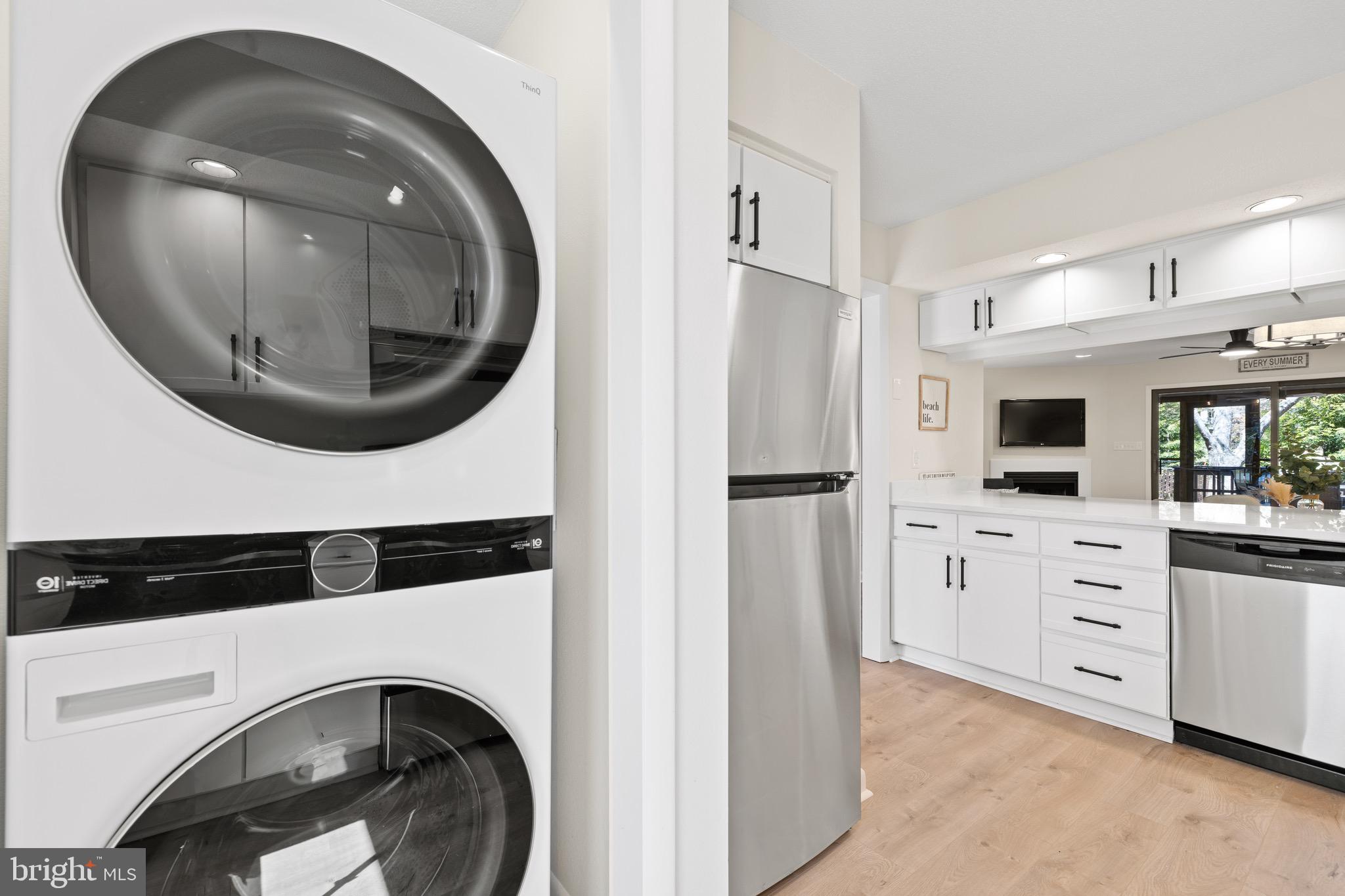 BEACH HOLLOW - Residential