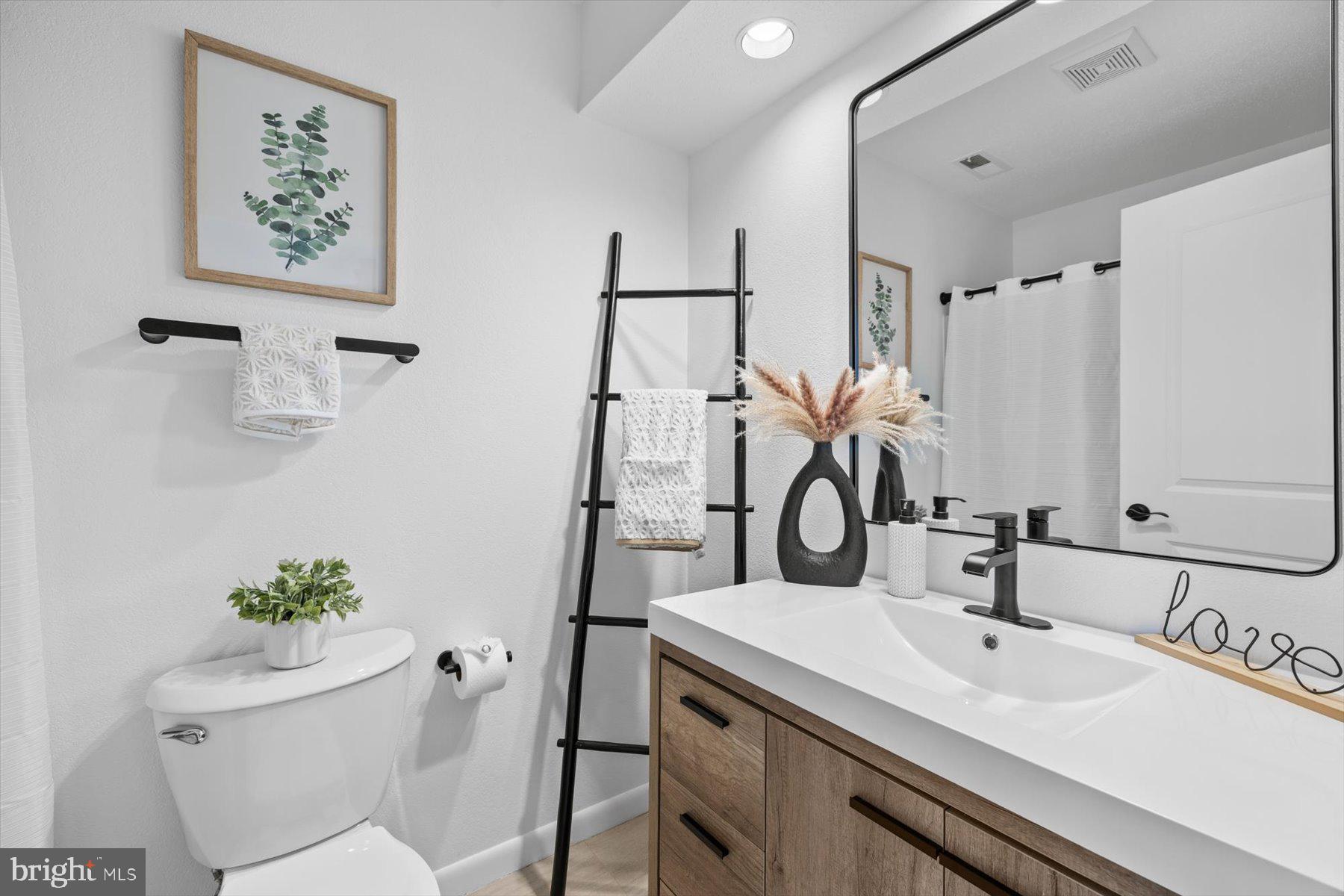 BEACH HOLLOW - Residential