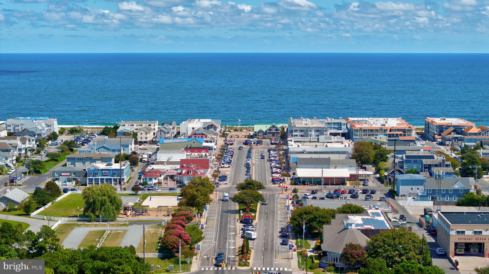 BEACH HOLLOW - Residential